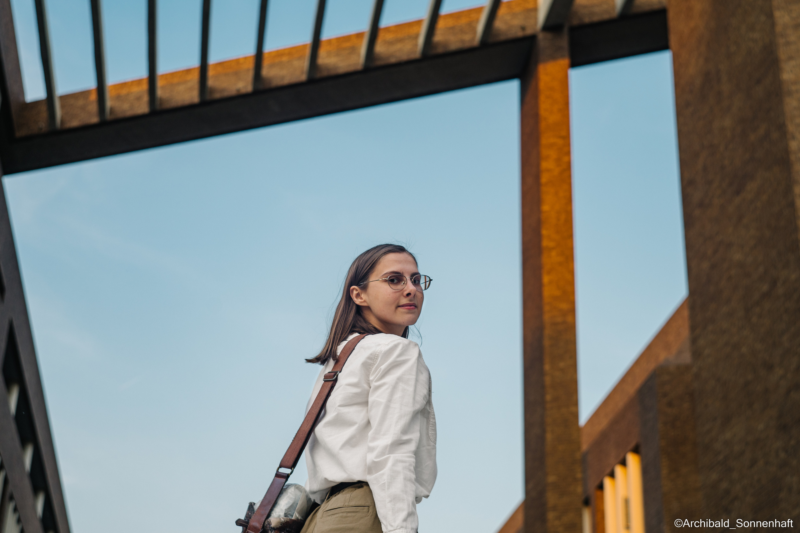 Alina Ermakova, 2022.05. Photographer in Guangzhou, China. Archibald Sonnenhaft