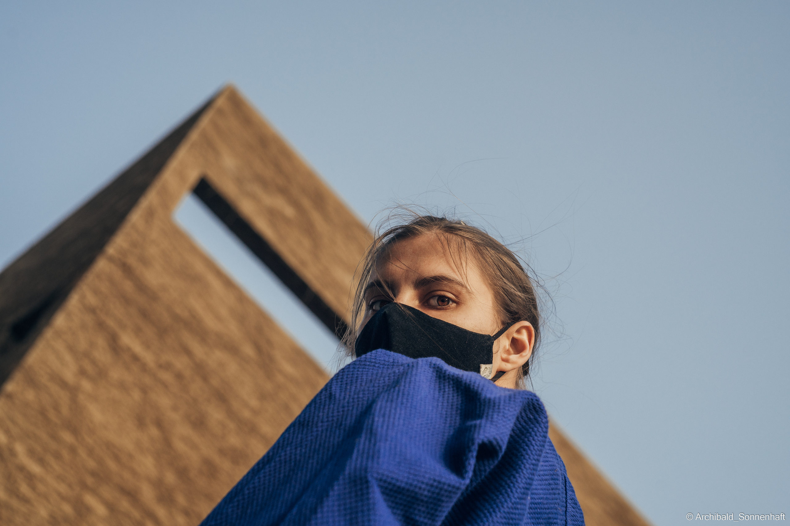 Alina Ermakova with her Judoga. Photographer in Guangzhou, China. Archibald Sonnenhaft