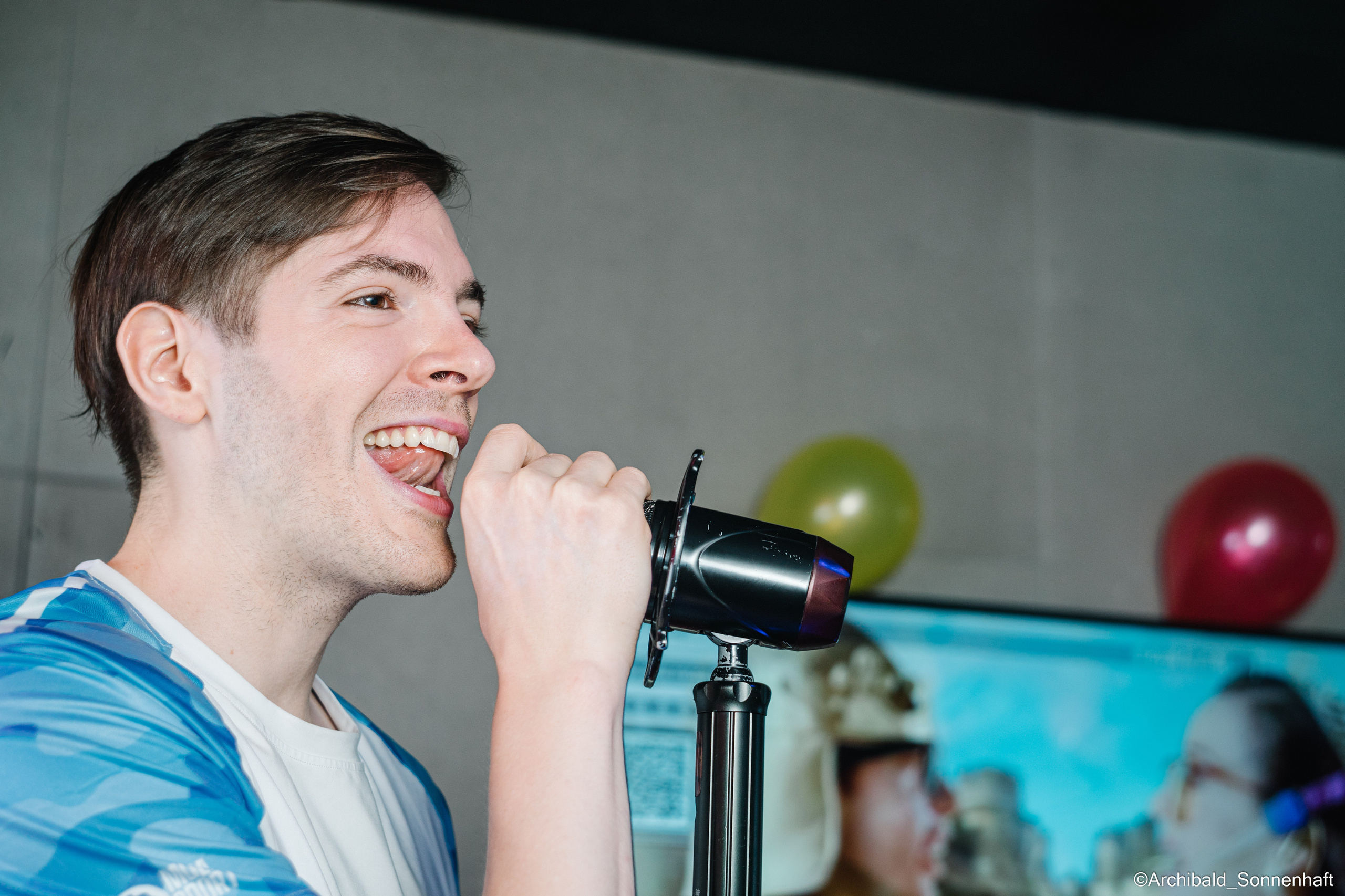 Goodbye Juan!. Photographer in Guangzhou, China. Archibald Sonnenhaft