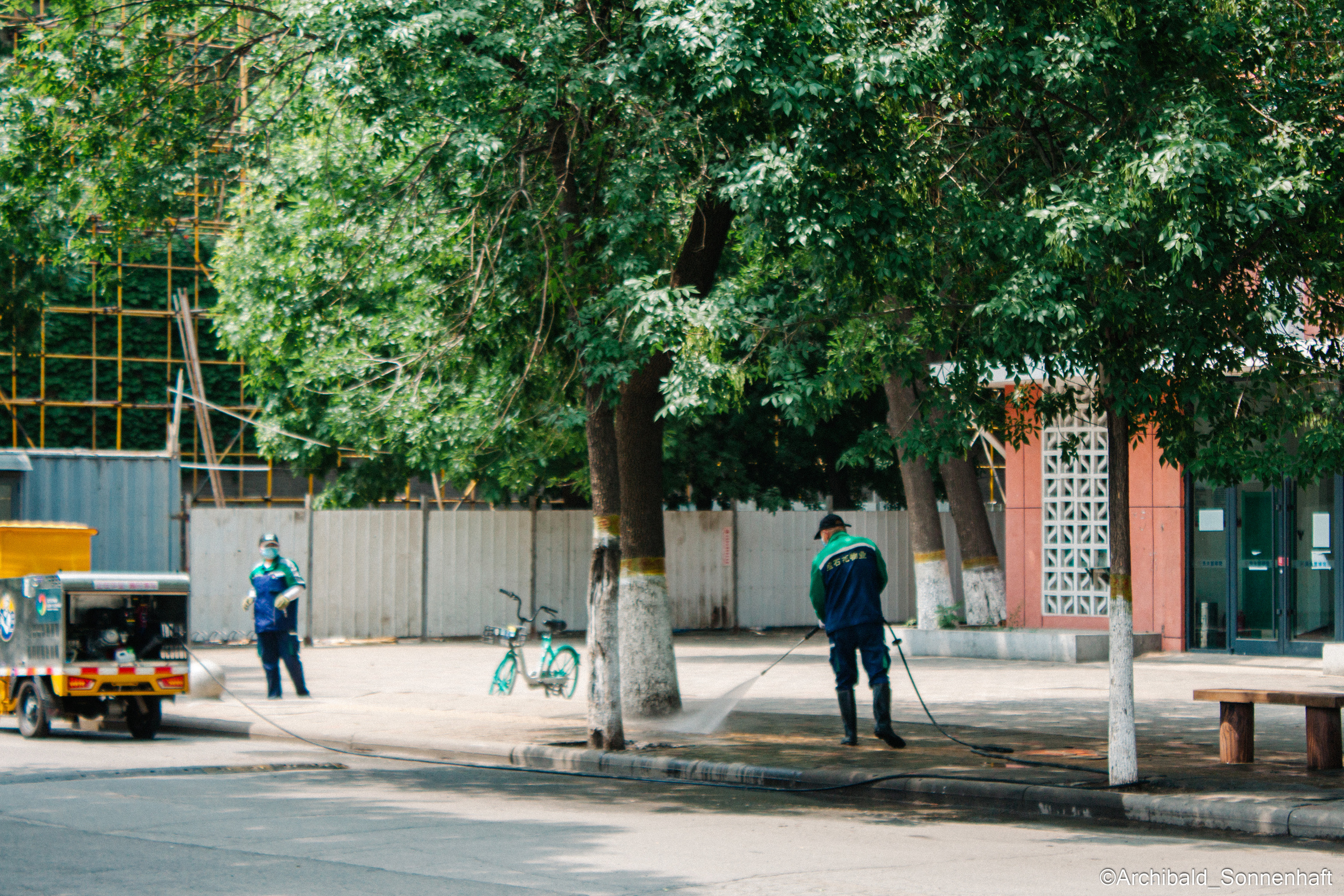 Tennis morning. Photographer in Guangzhou, China. Archibald Sonnenhaft
