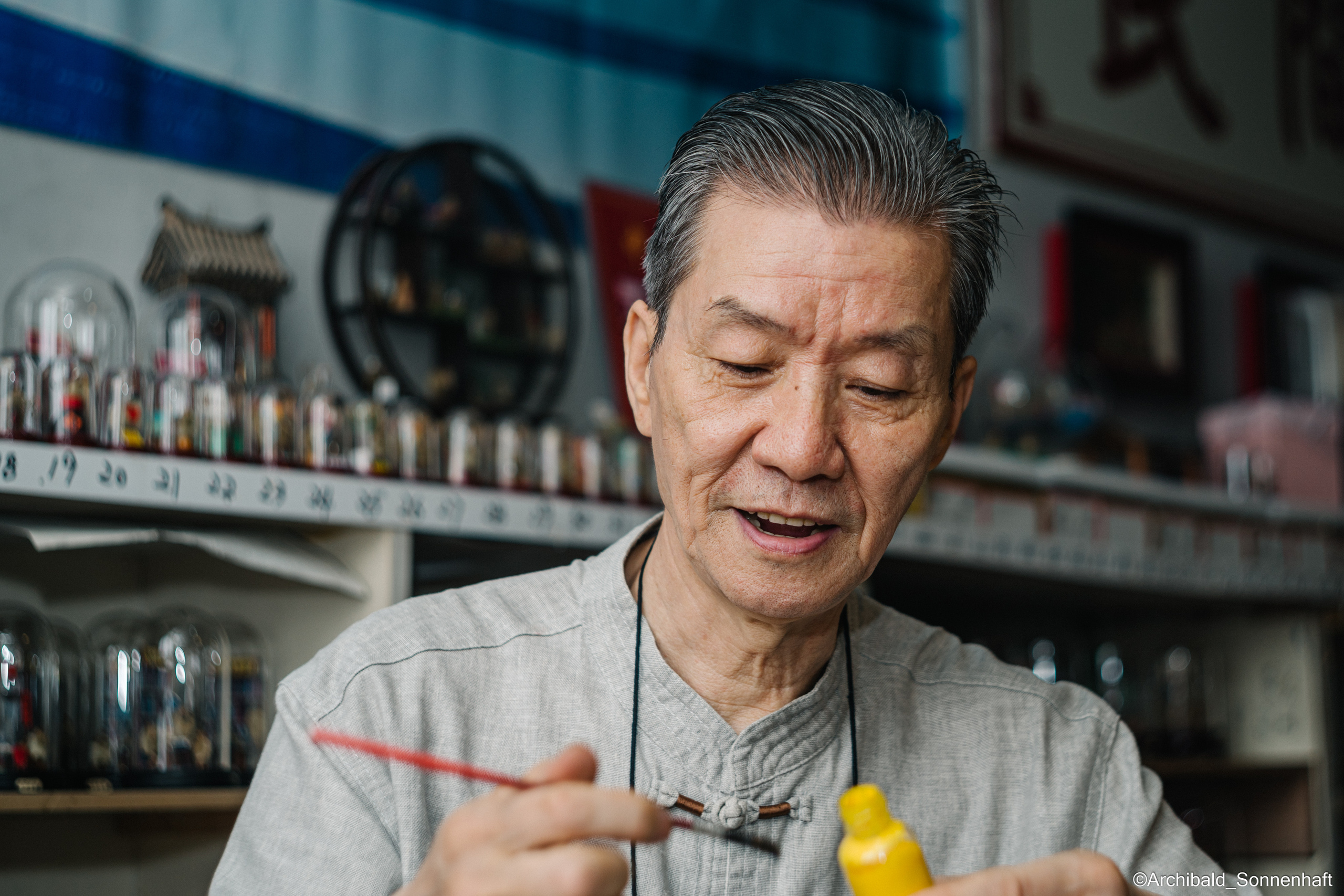 Tianjin specialty “hairy monkey”. Photographer in Guangzhou, China. Archibald Sonnenhaft
