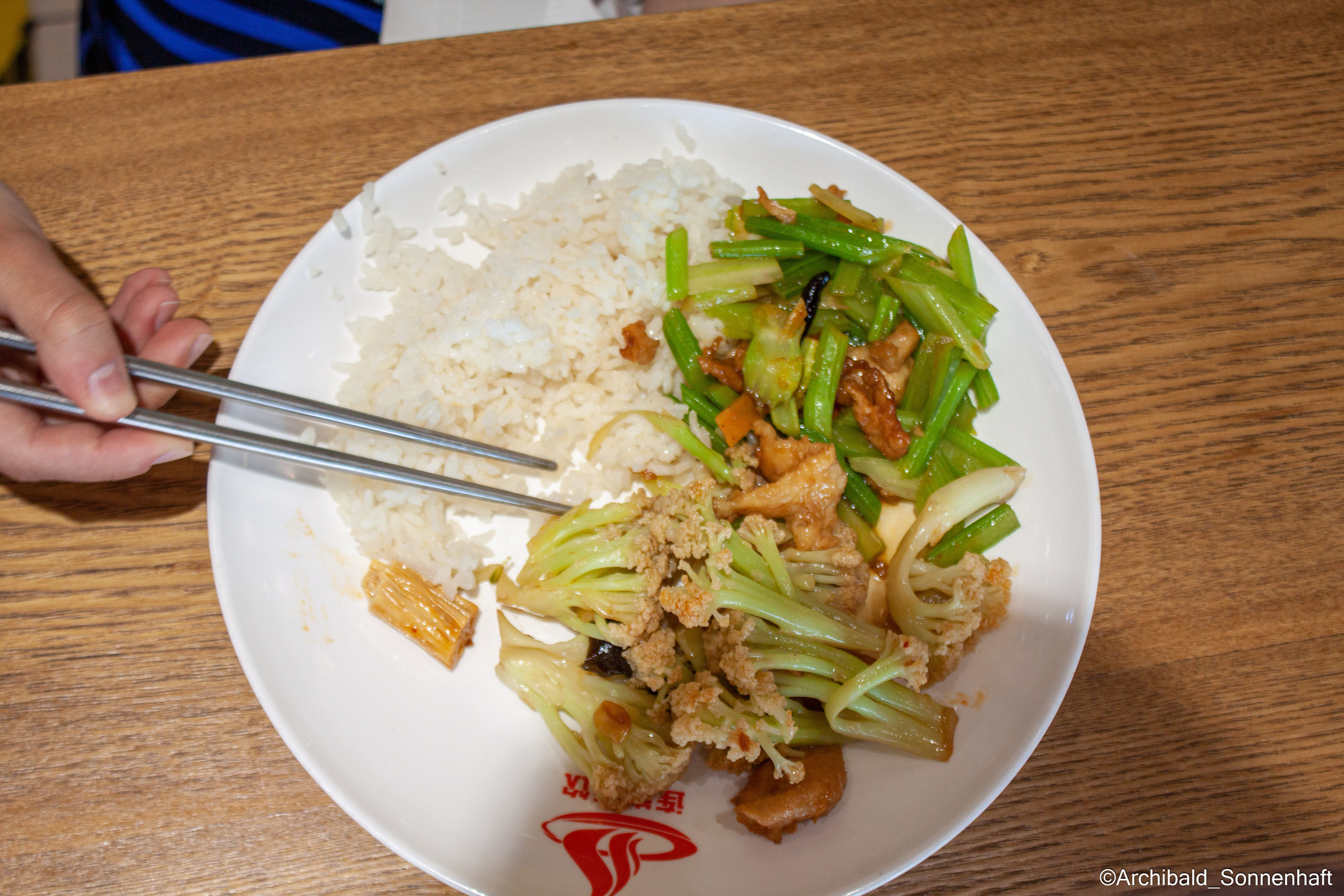 Tennis morning. Photographer in Guangzhou, China. Archibald Sonnenhaft