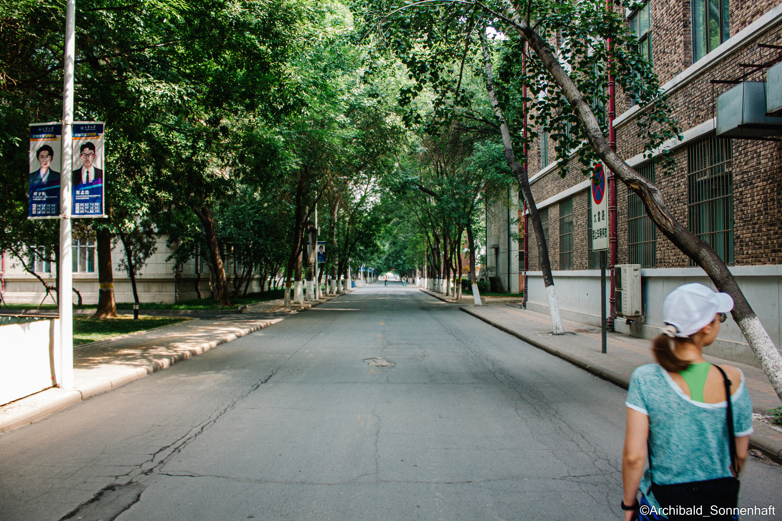 Tennis morning. Photographer in Guangzhou, China. Archibald Sonnenhaft