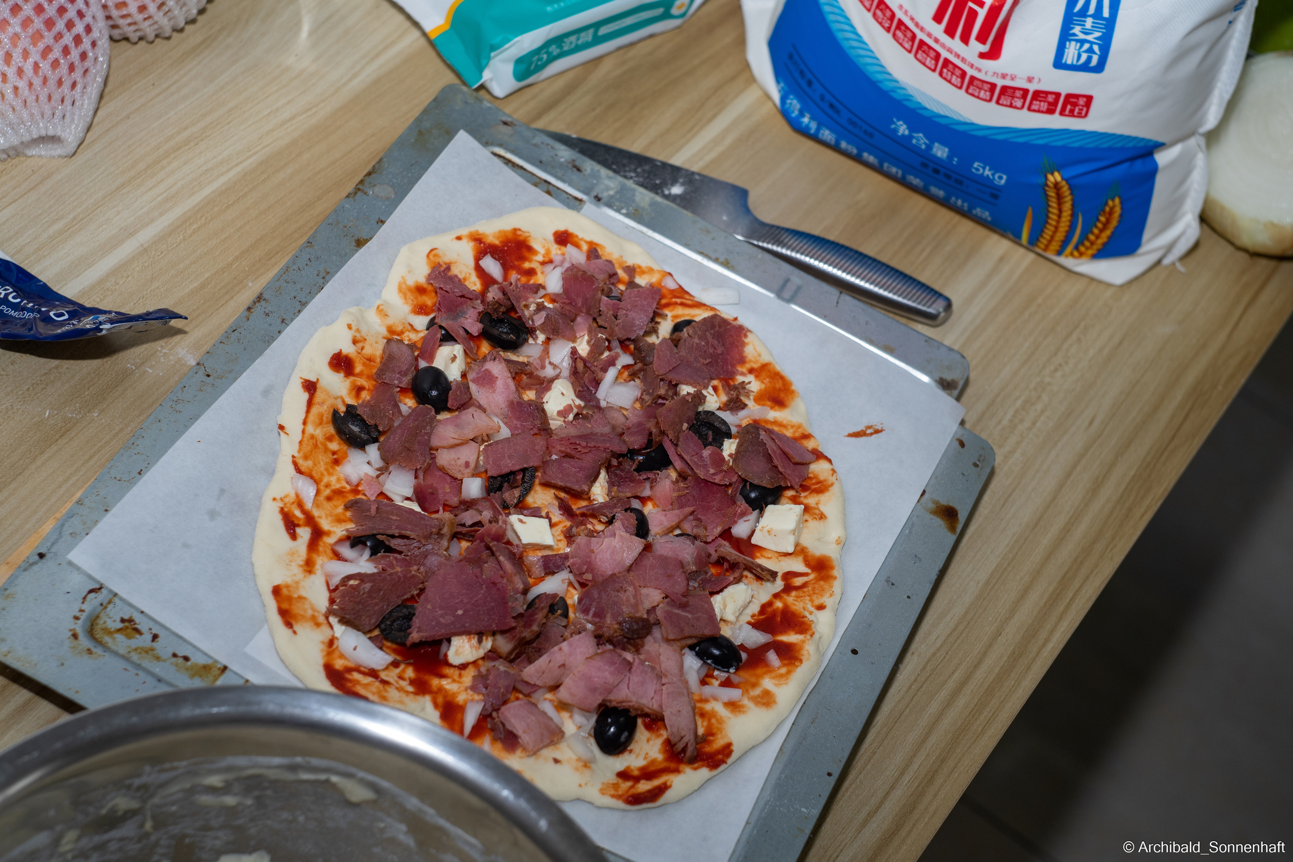 Yammy pizza!. Photographer in Guangzhou, China. Archibald Sonnenhaft