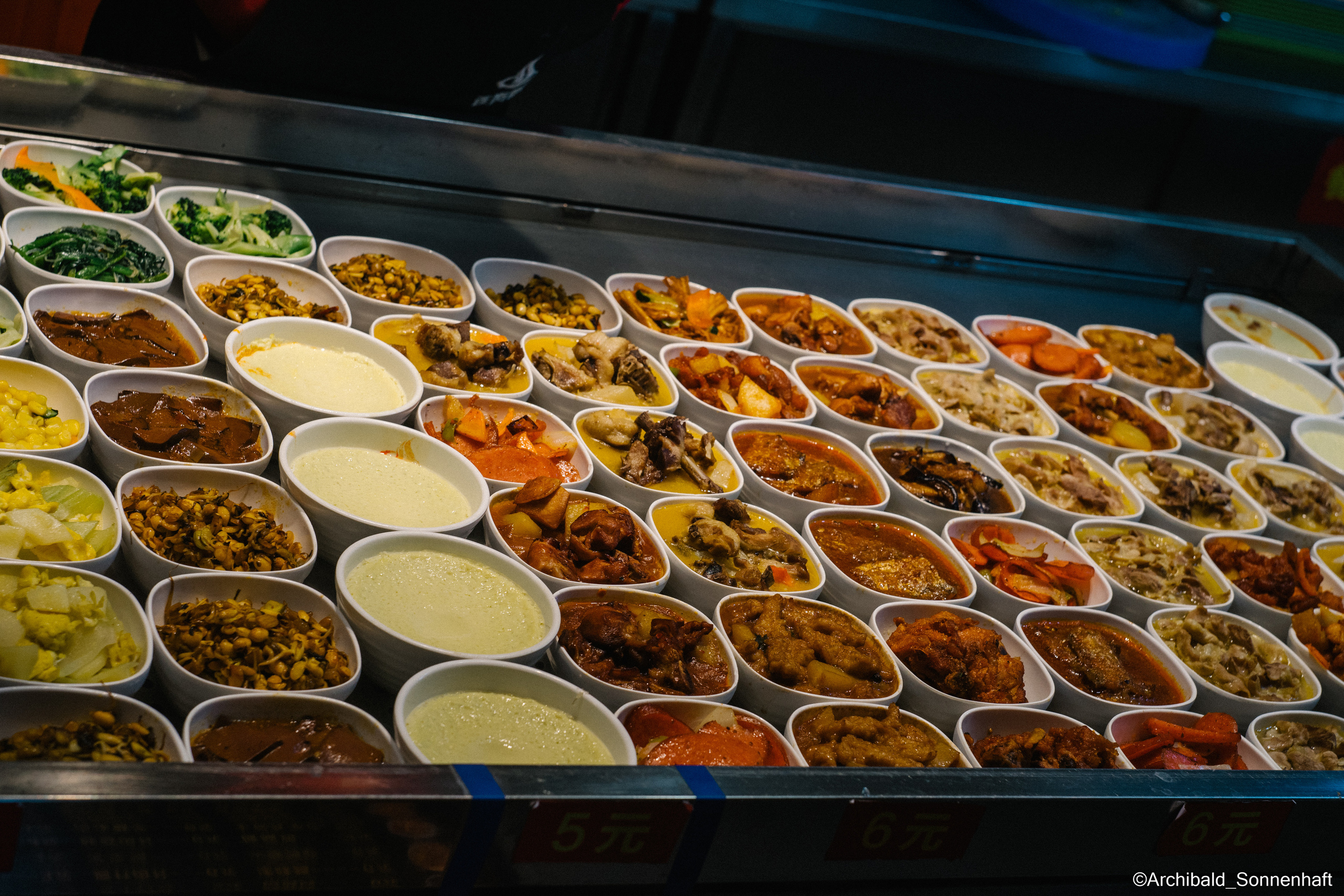 Not only delicacies! Have you ever ate this?. Photographer in Guangzhou, China. Archibald Sonnenhaft