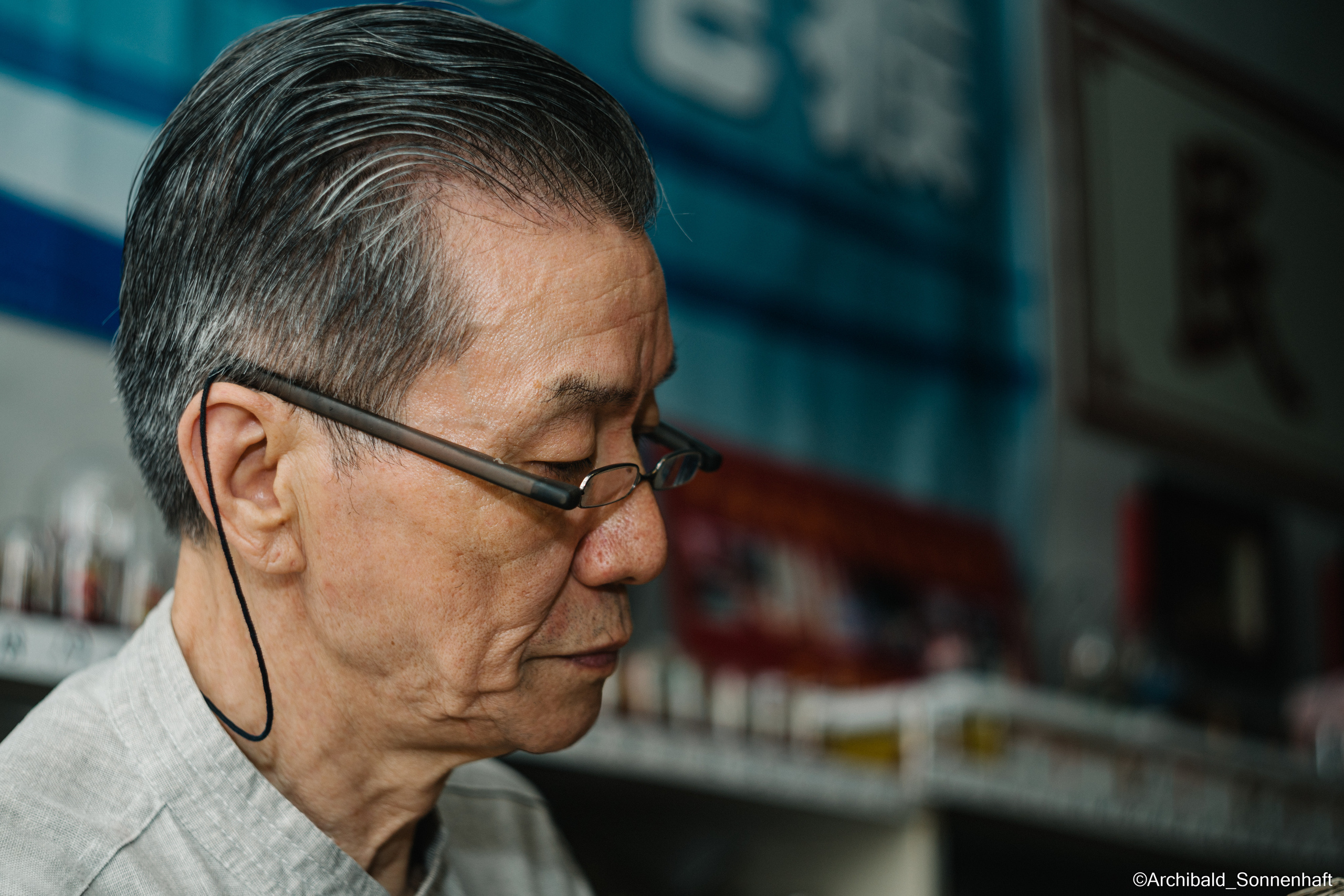 Tianjin specialty “hairy monkey”. Photographer in Guangzhou, China. Archibald Sonnenhaft