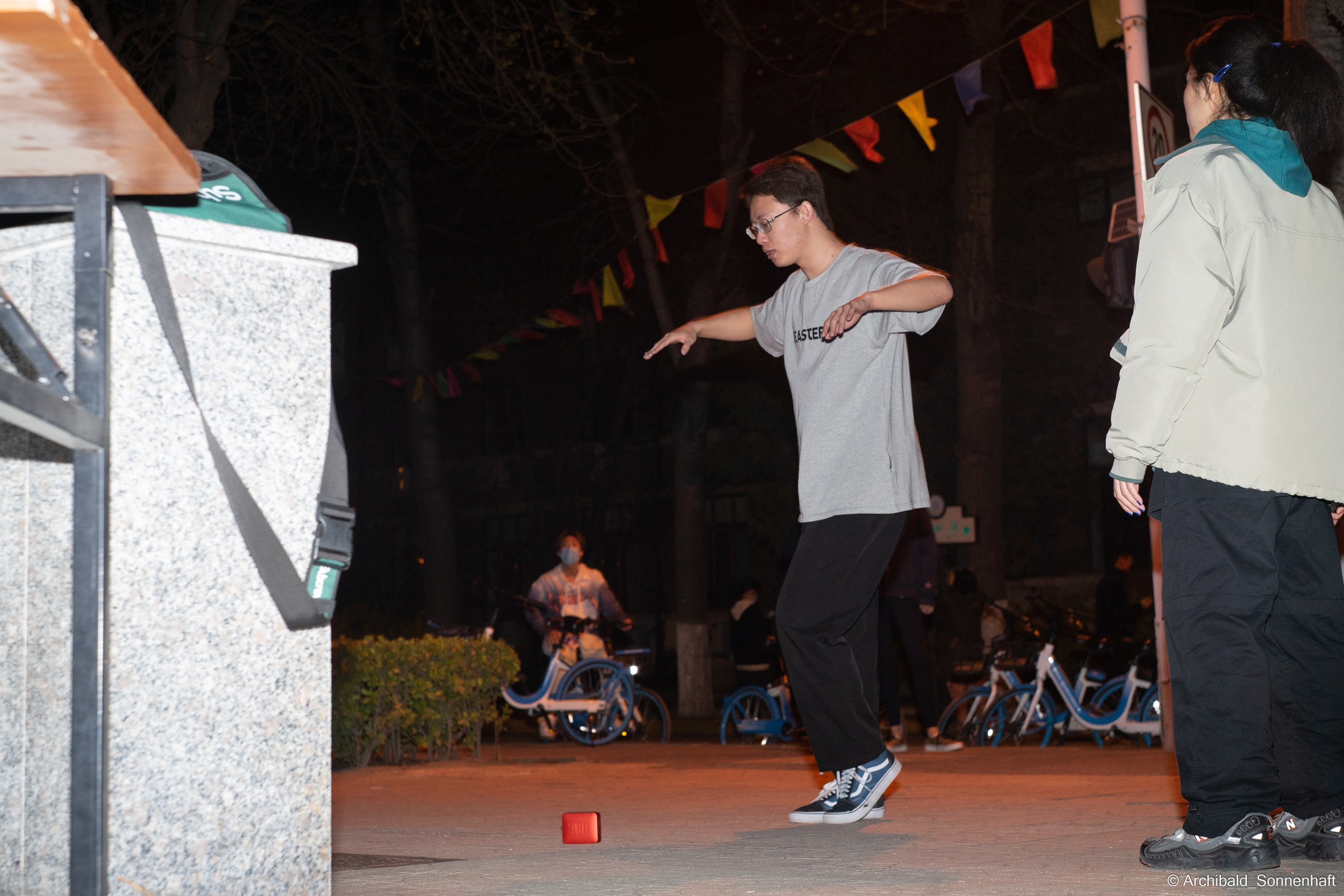 Evening walk around TJU. Photographer in Guangzhou, China. Archibald Sonnenhaft