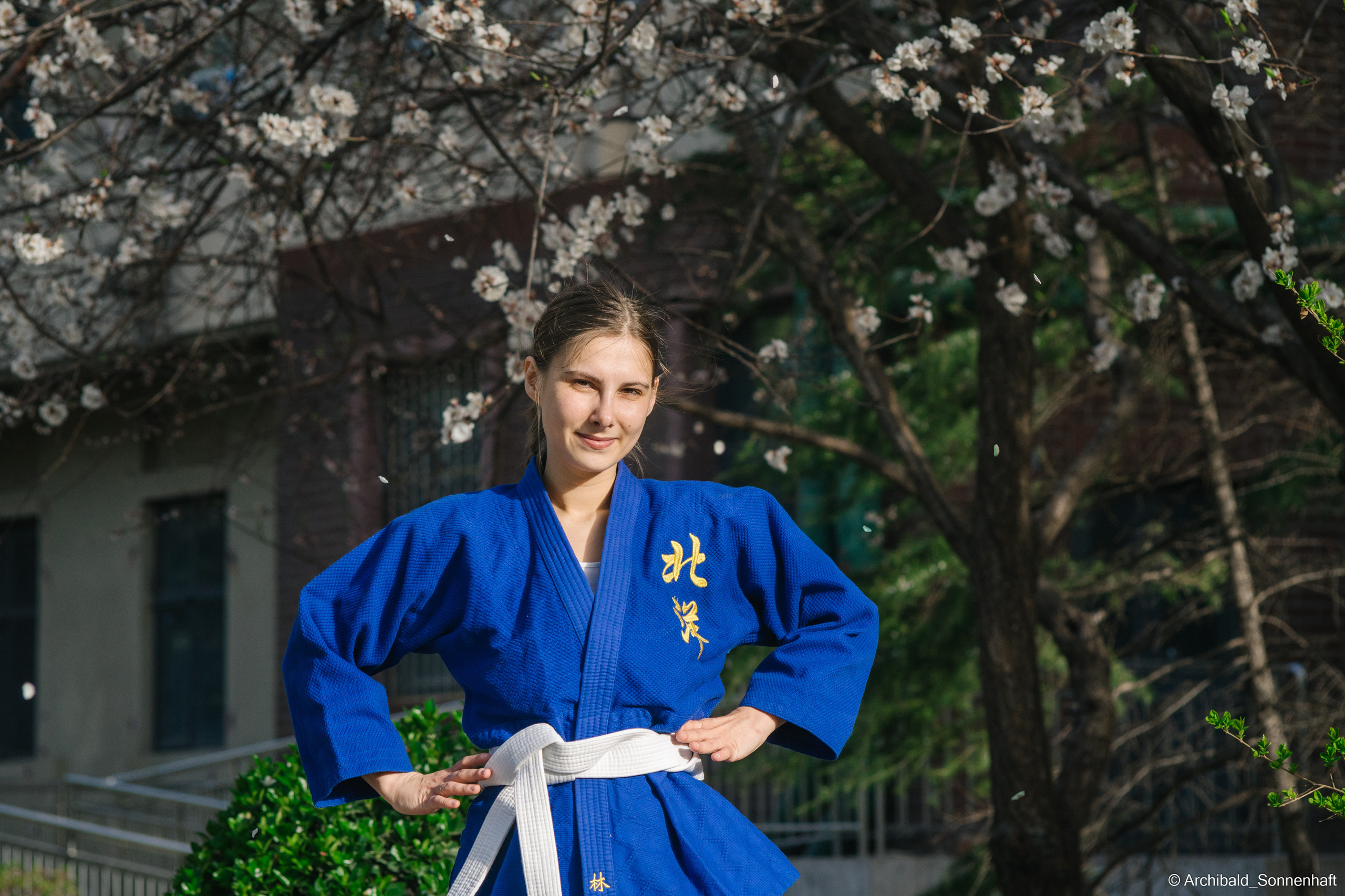 Alina Ermakova with her Judoga. Photographer in Guangzhou, China. Archibald Sonnenhaft