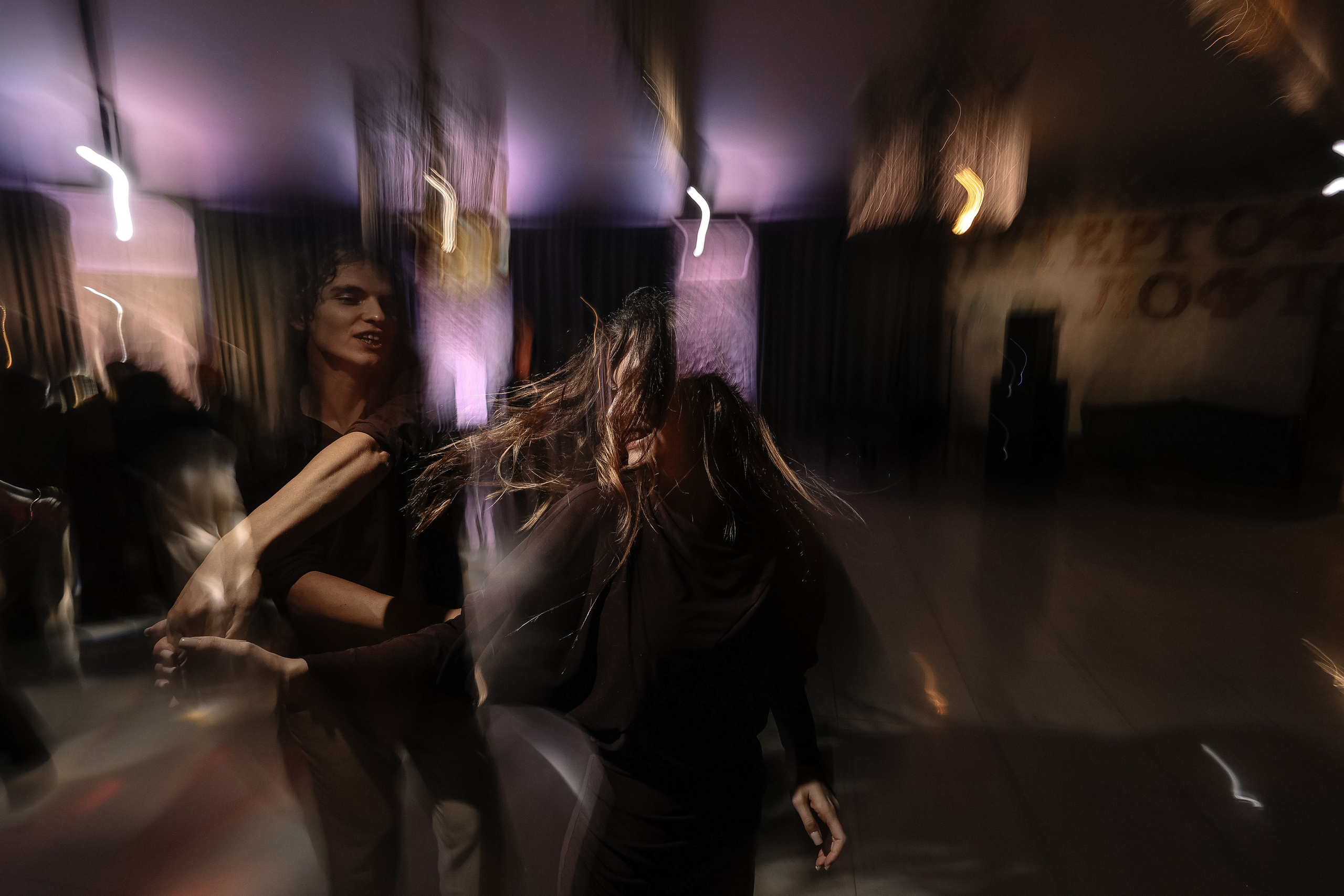 С танцами и поцелуями. Свадебный и семейный Фотограф Денис Кошель