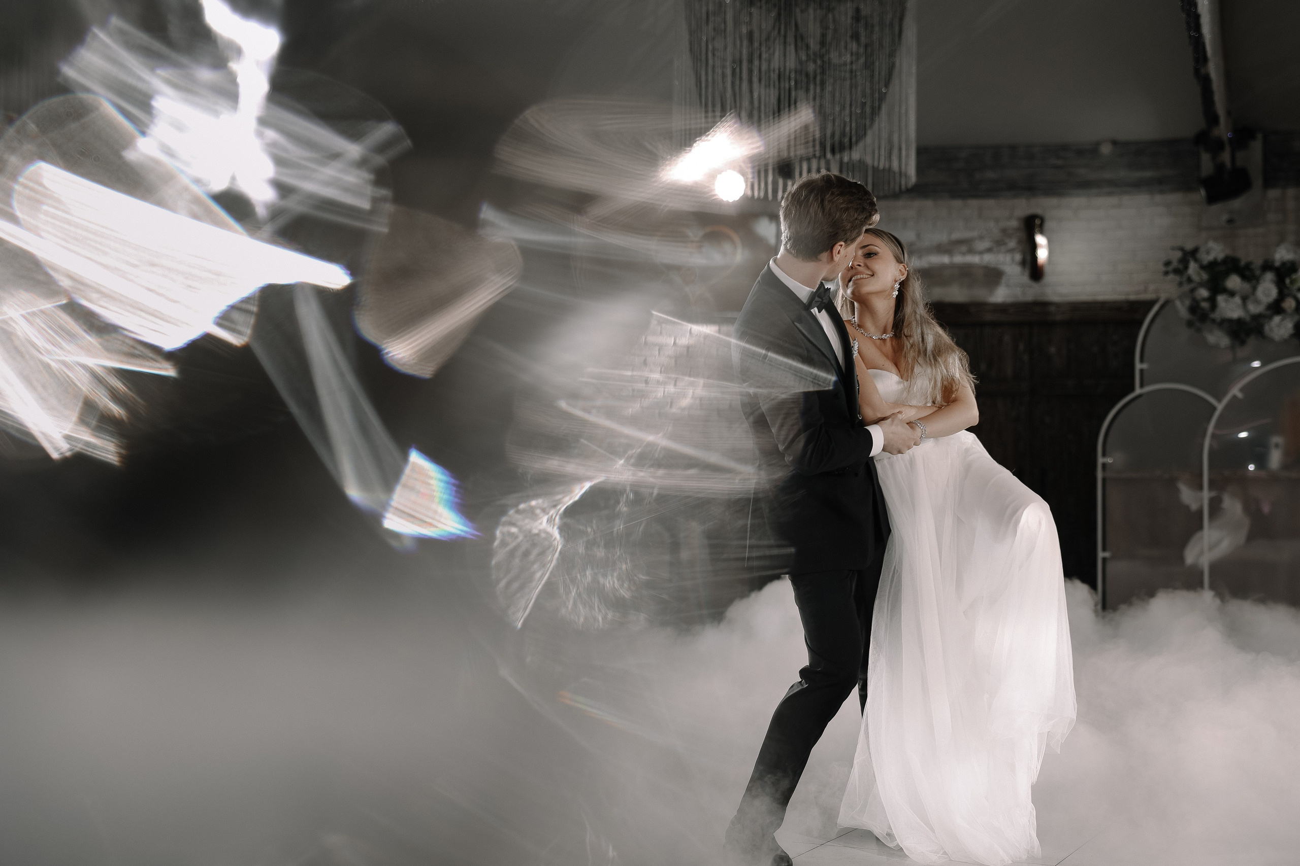 С танцами и поцелуями. Свадебный и семейный Фотограф Денис Кошель