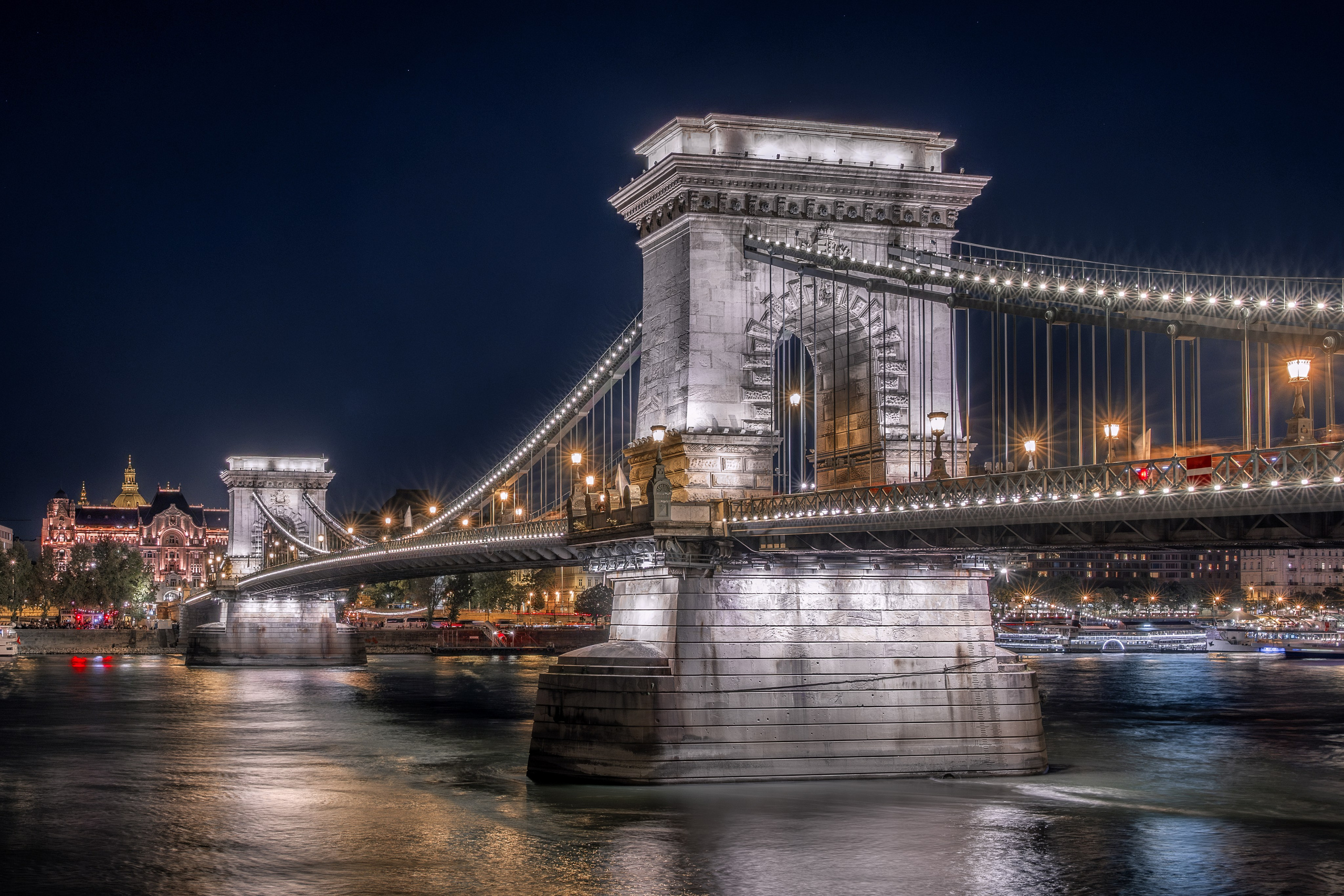Цепной мост в Будапеште ночью