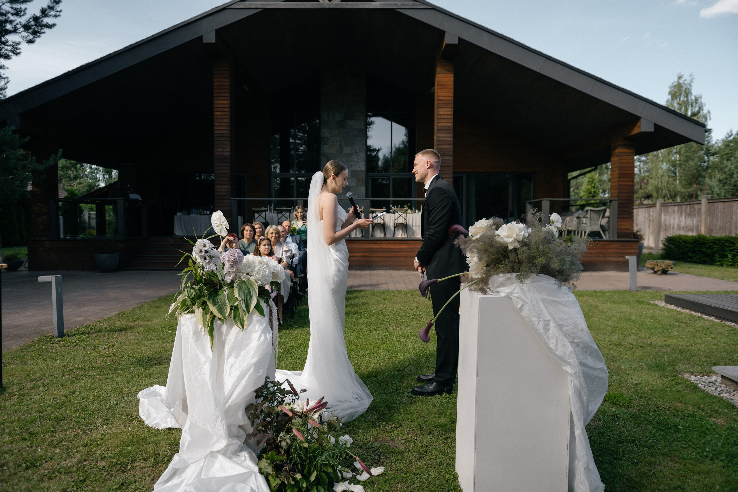 Wedding day in DELICE CHALET. Wedding PHOTOGRAPHER Andrew Vnukov