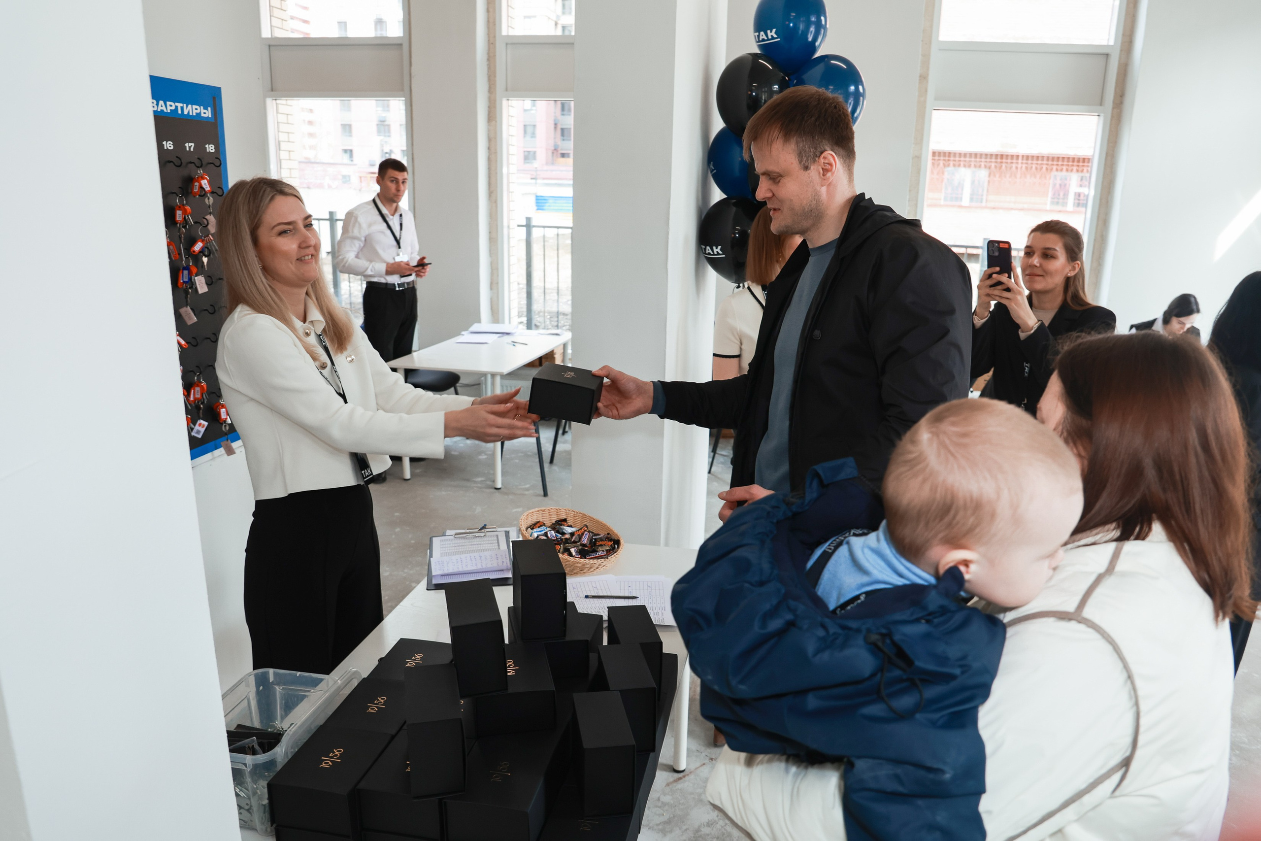Выдача ключей Кварталы Телецентра 19I56. Фотограф Юлия Мальцева