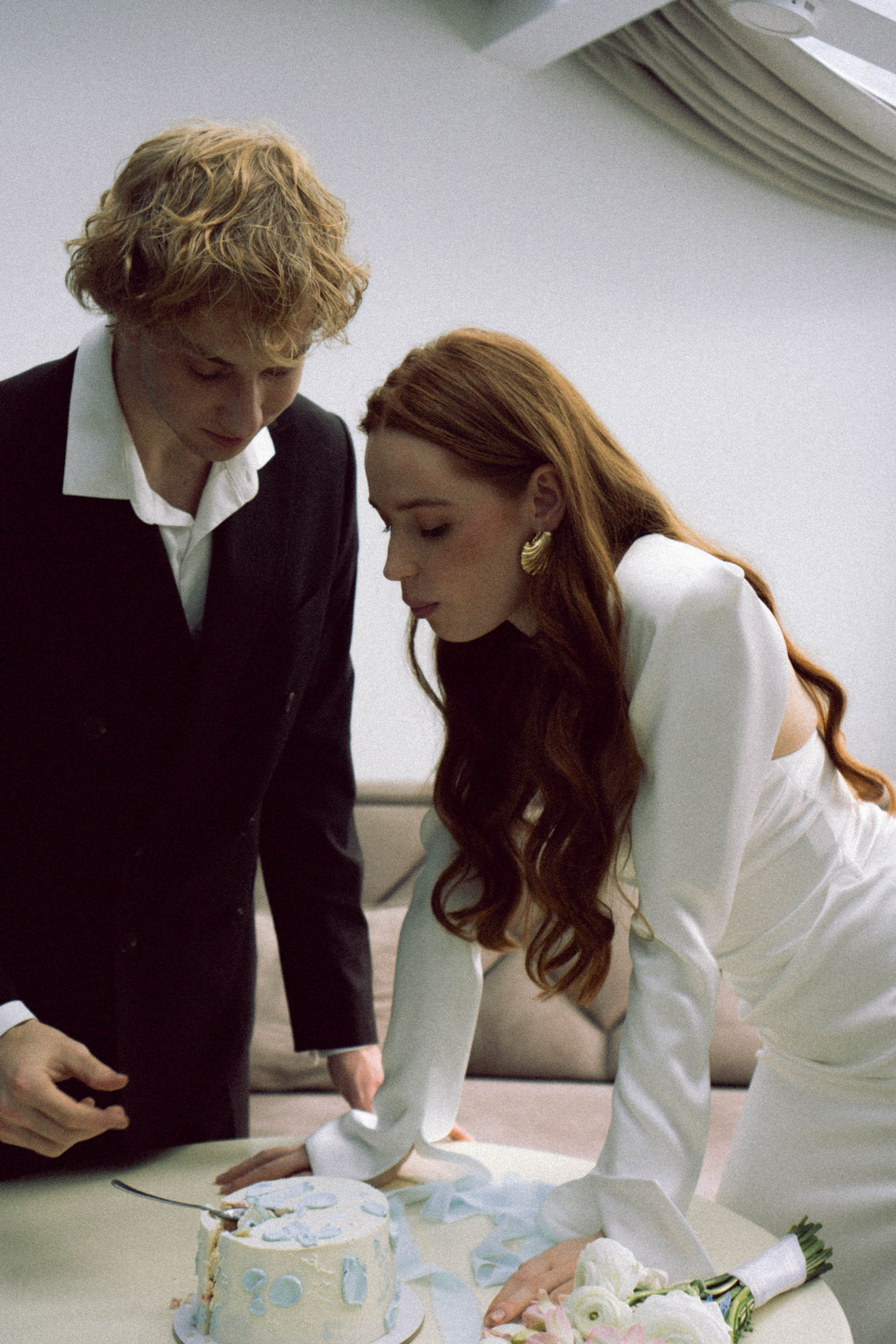 СВАДЕБНАЯ СЬЕМКА В ОТЕЛЕ. СБОРЫ ЖЕНИХА И НЕВЕСТЫ И ТАКЖЕ ТОР И ПОДГОТОВКА К ПРОГУЛКЕ. Профессиональный фотограф, Санкт-Петербург — Виктория Богомолова