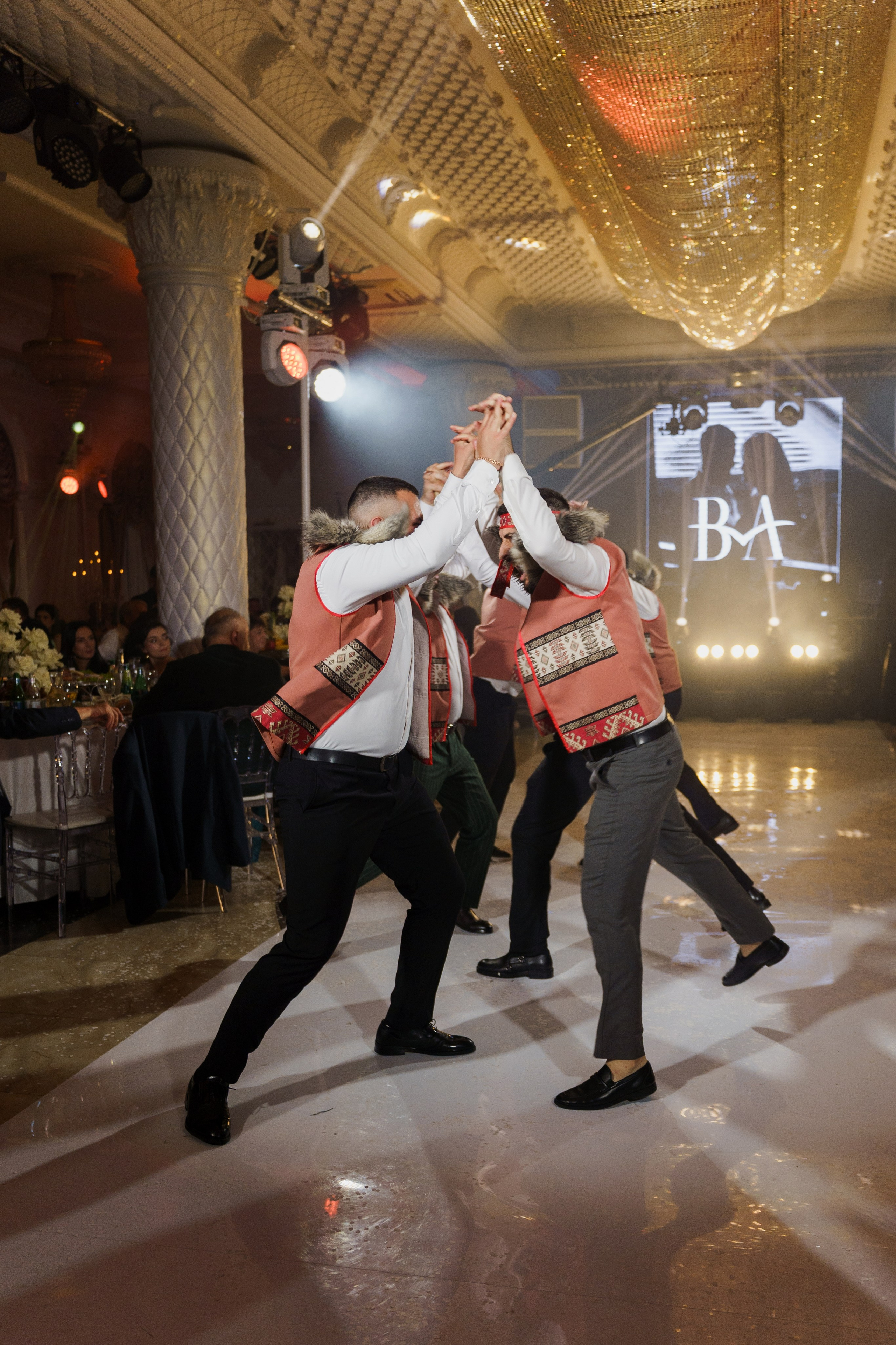 Красивая Армянская свадьба в Краснодаре от ТВИНС СТУДИО. ТВИНС СТУДИО — лучшие свадебные фотографы и видеографы в Краснодаре