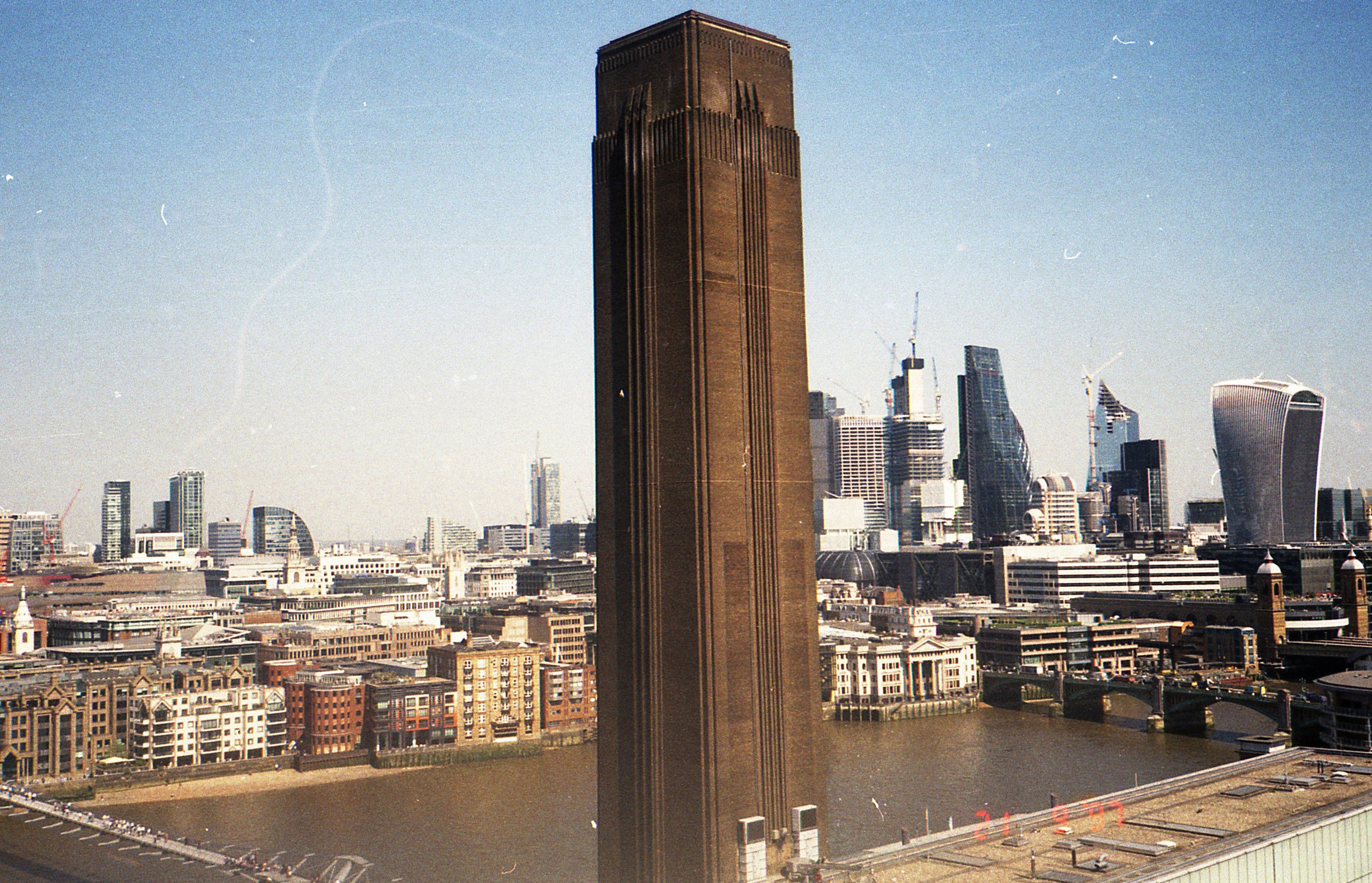 Analog London. Iraogo