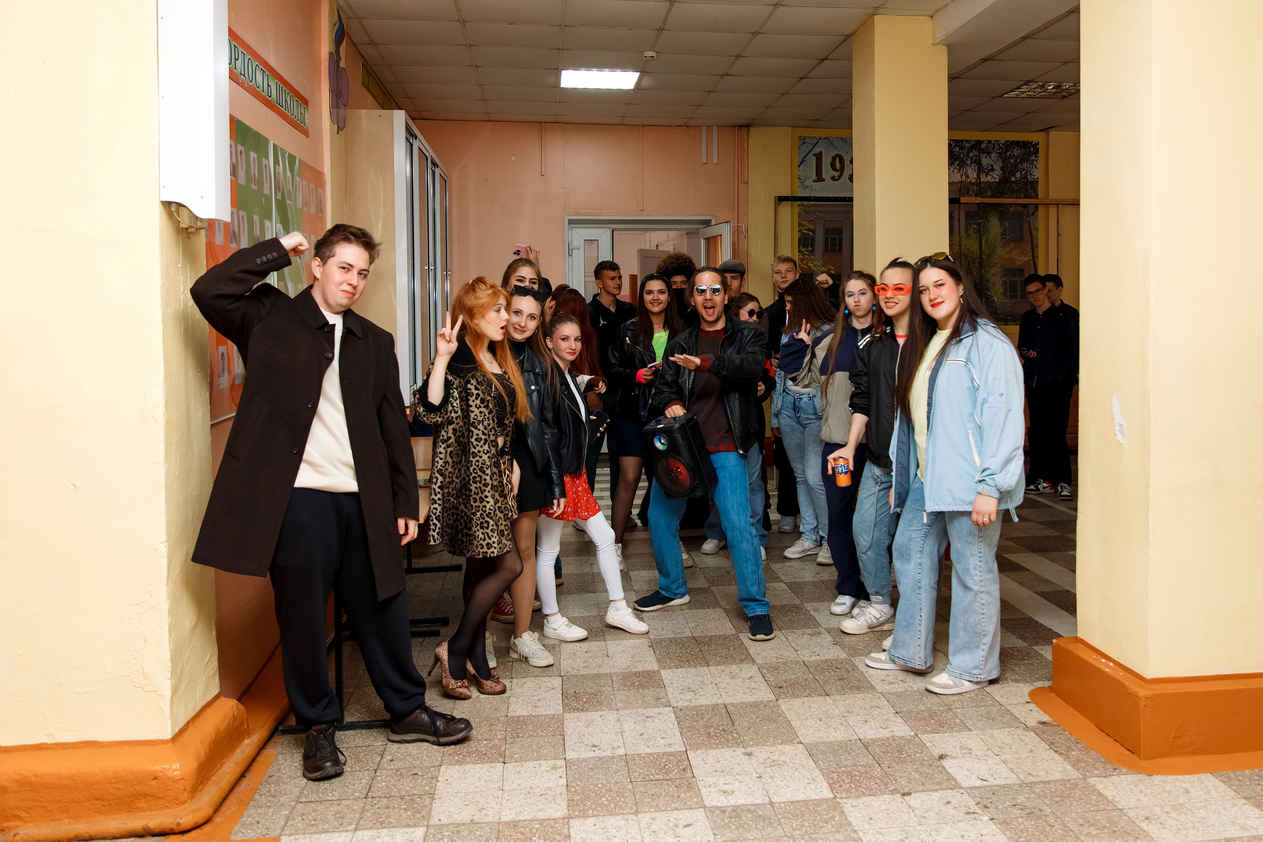 11 класс день не послушания в школе. Фотограф Любовь Корниенко, Примоский край