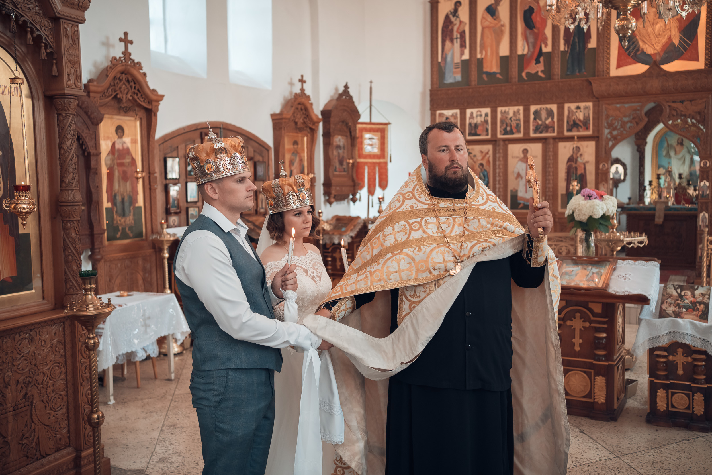 Венчание в Покровском храме с. Новопокровское. Церковный фотограф Севастополь