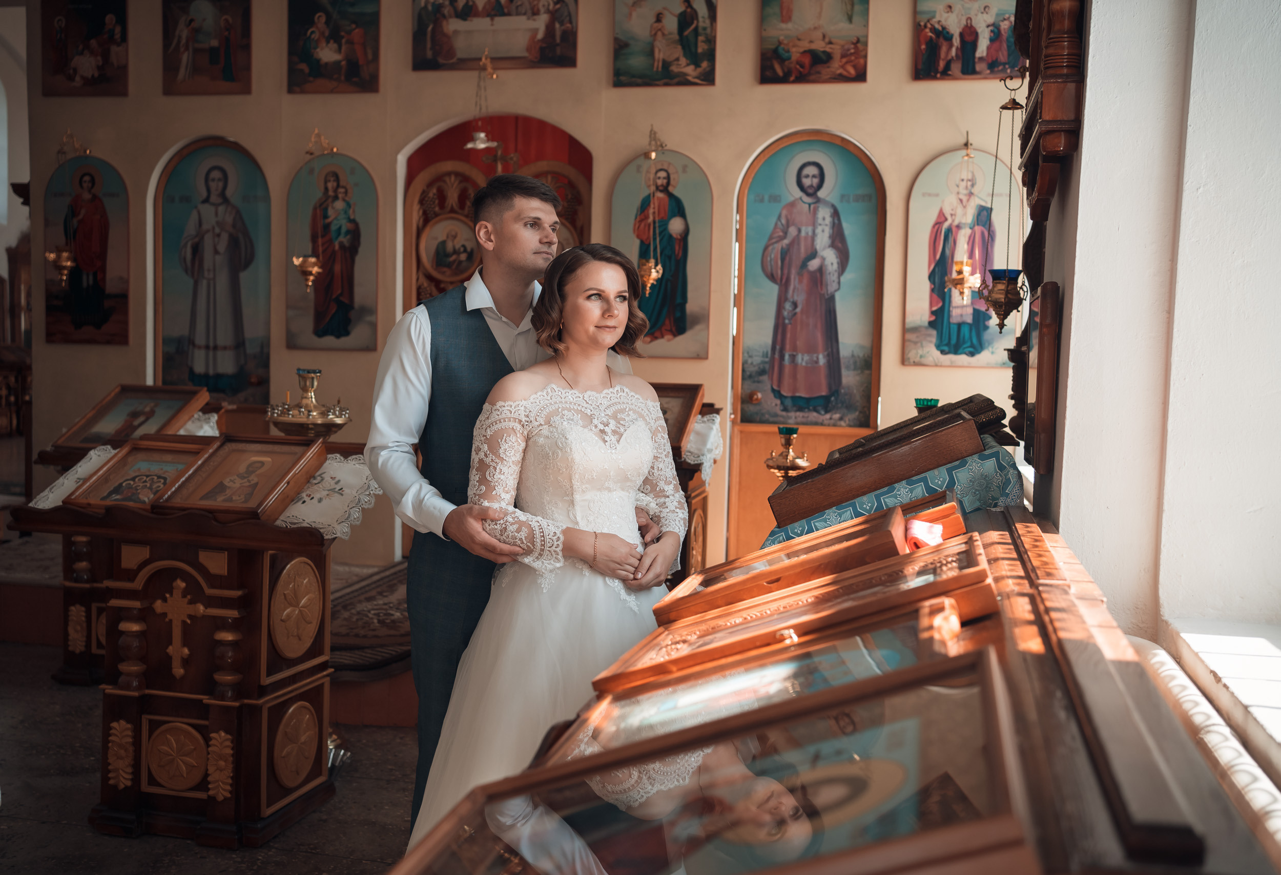 Венчание в Покровском храме с. Новопокровское. Церковный фотограф Севастополь