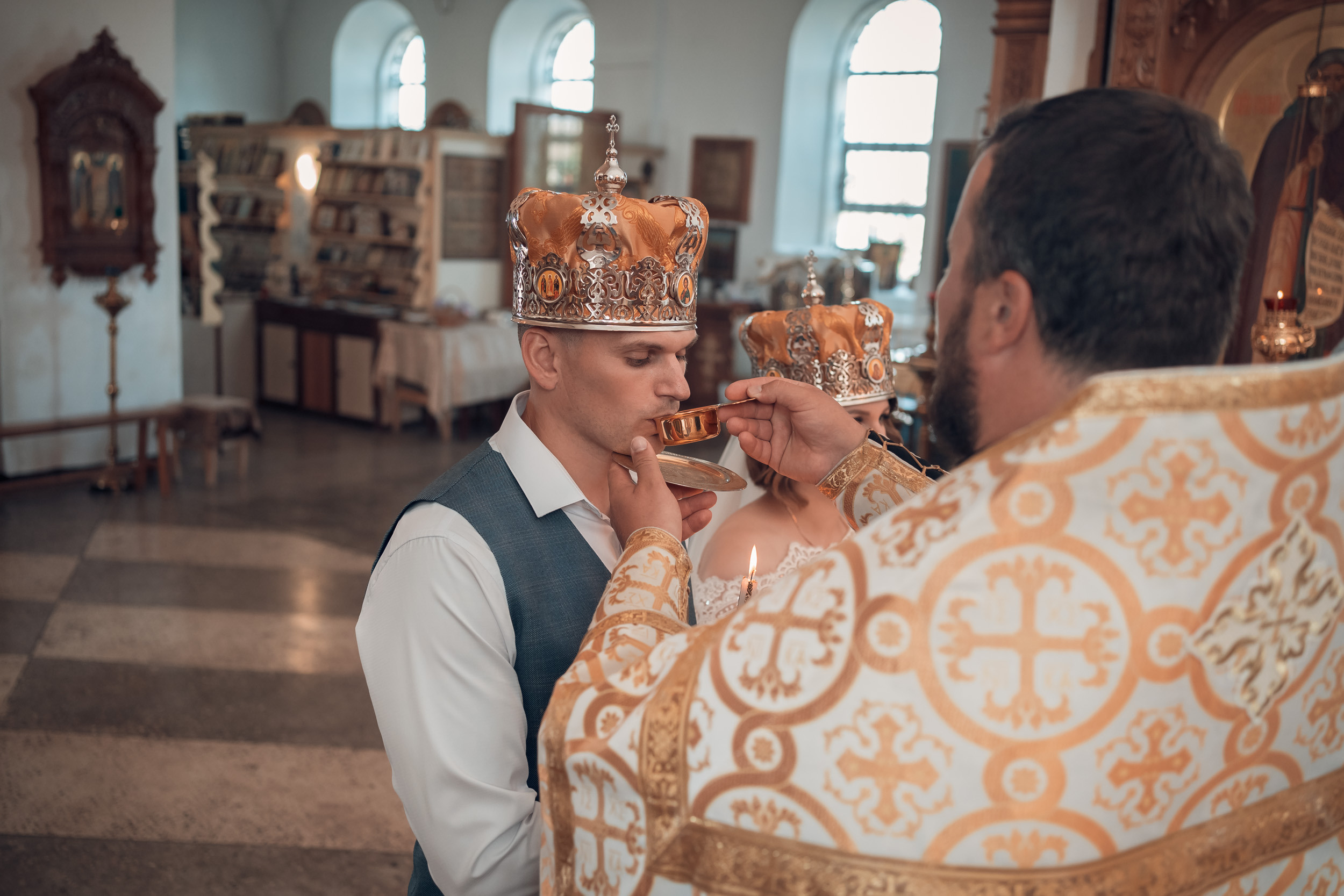 Венчание в Покровском храме с. Новопокровское. Церковный фотограф Севастополь