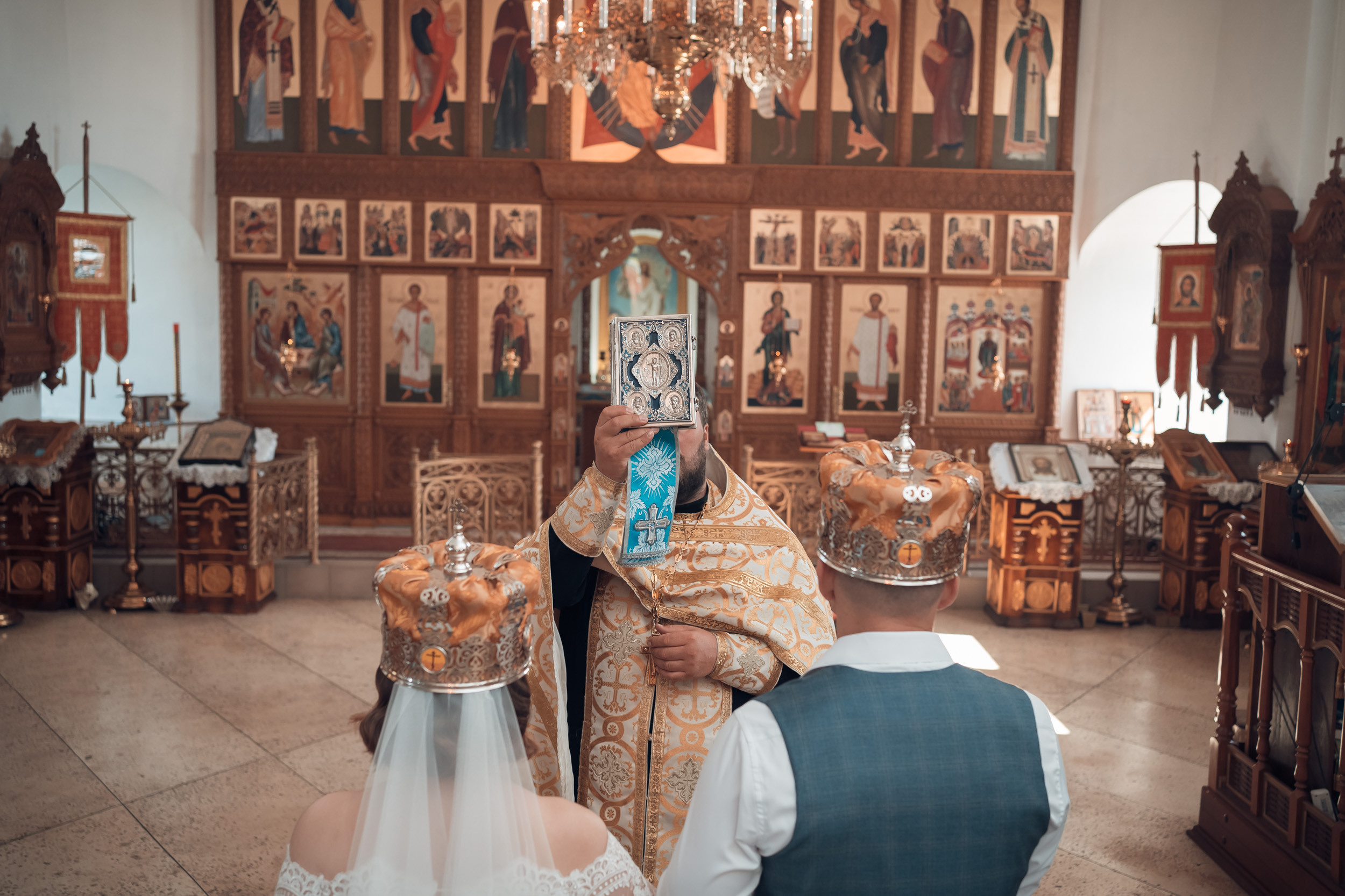 Венчание в Покровском храме с. Новопокровское. Церковный фотограф Севастополь