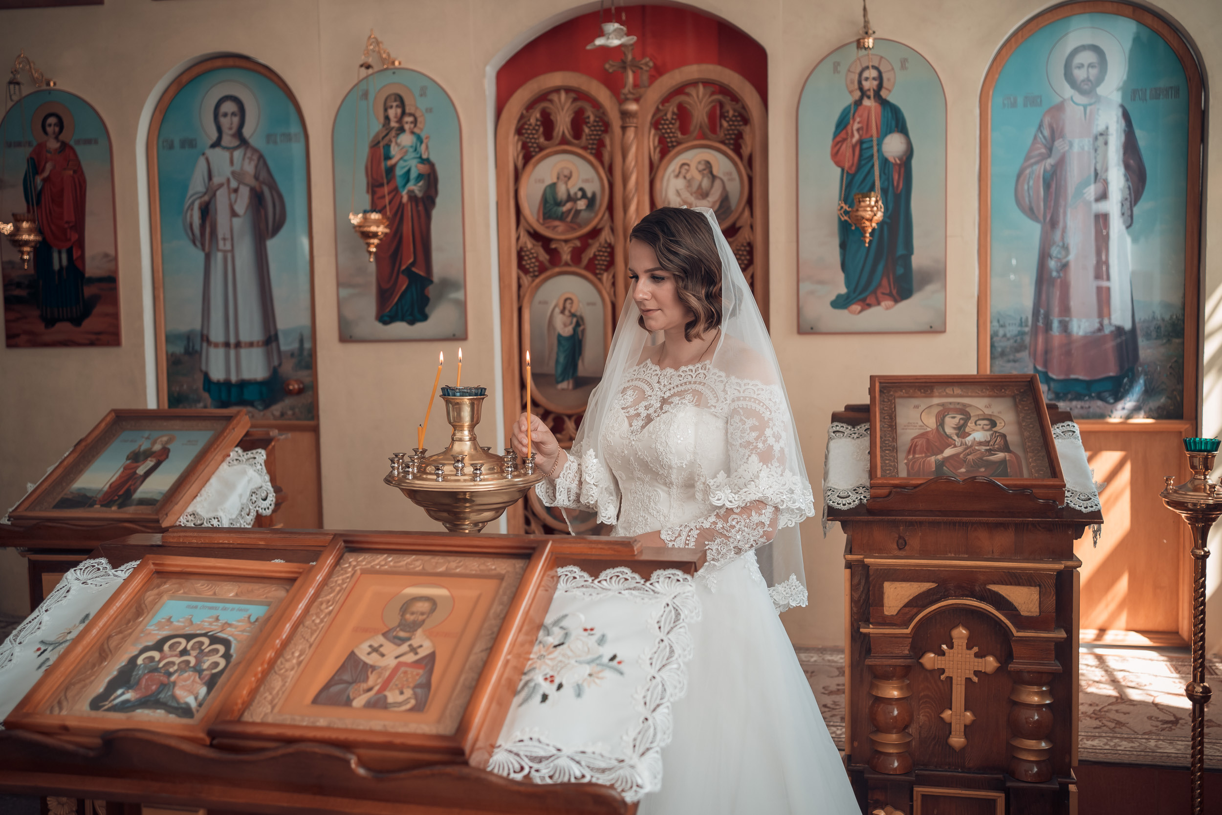 Венчание в Покровском храме с. Новопокровское. Церковный фотограф Севастополь