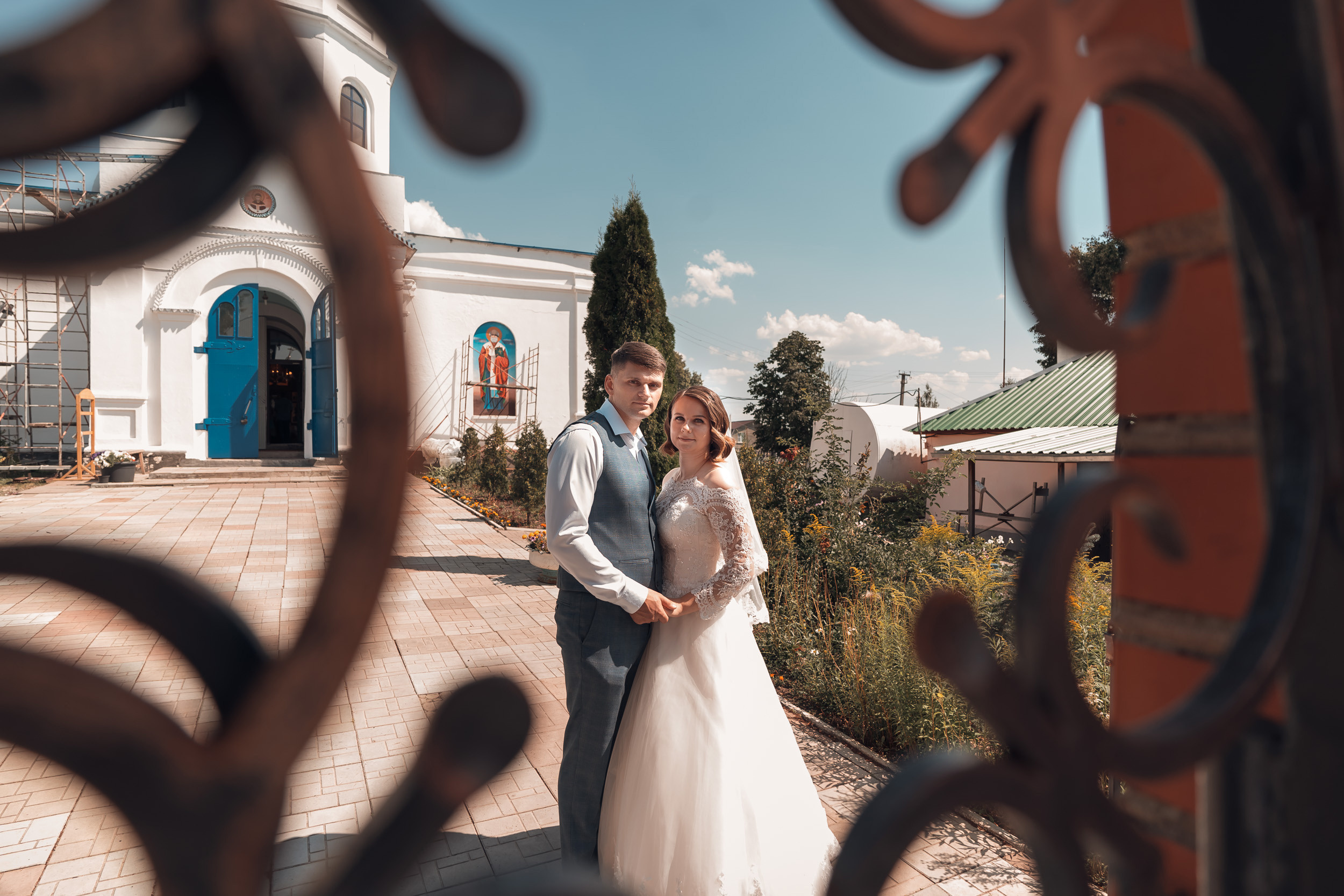 Венчание в Покровском храме с. Новопокровское. Церковный фотограф Севастополь
