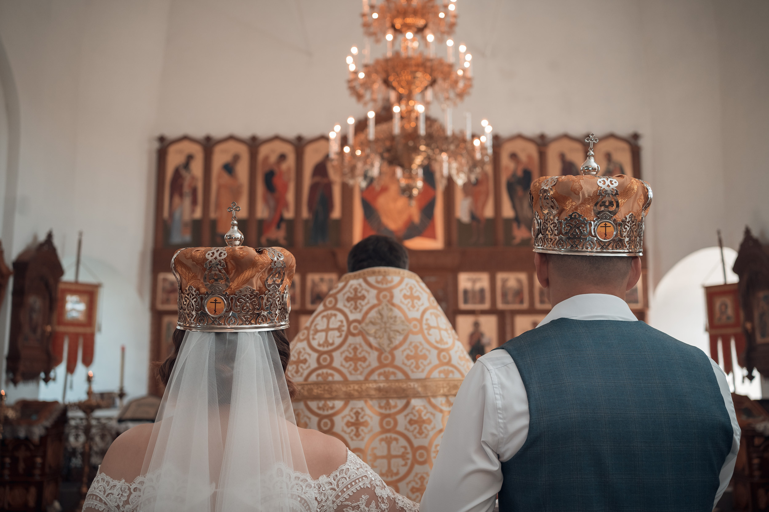Венчание в Покровском храме с. Новопокровское. Церковный фотограф Севастополь