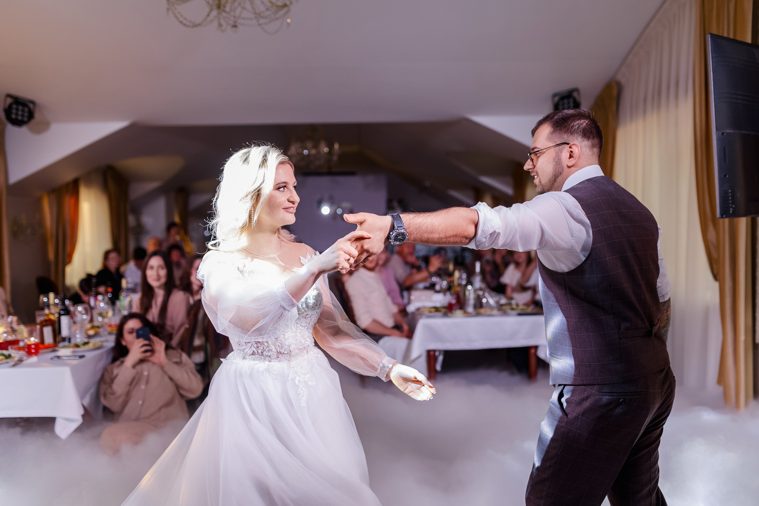 Максим и Юля. Дом офицеров. Свадебный фотограф в Хабаровске