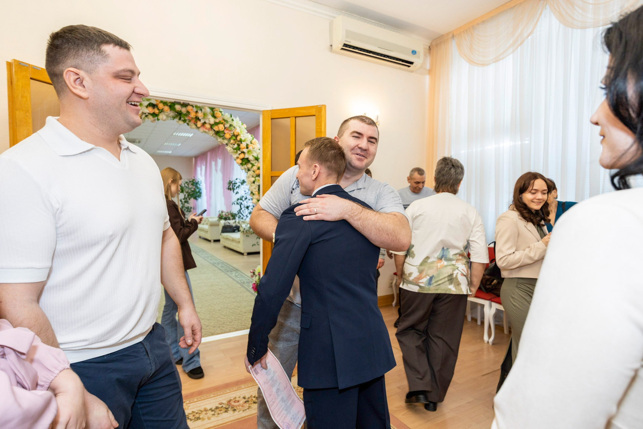 Свадьба, роспись в ЗАГСе, венчание, крещение, выписка из роддома — фотосъёмка. Визуальная упаковка брендов и проектов через фото и видеопроизводство