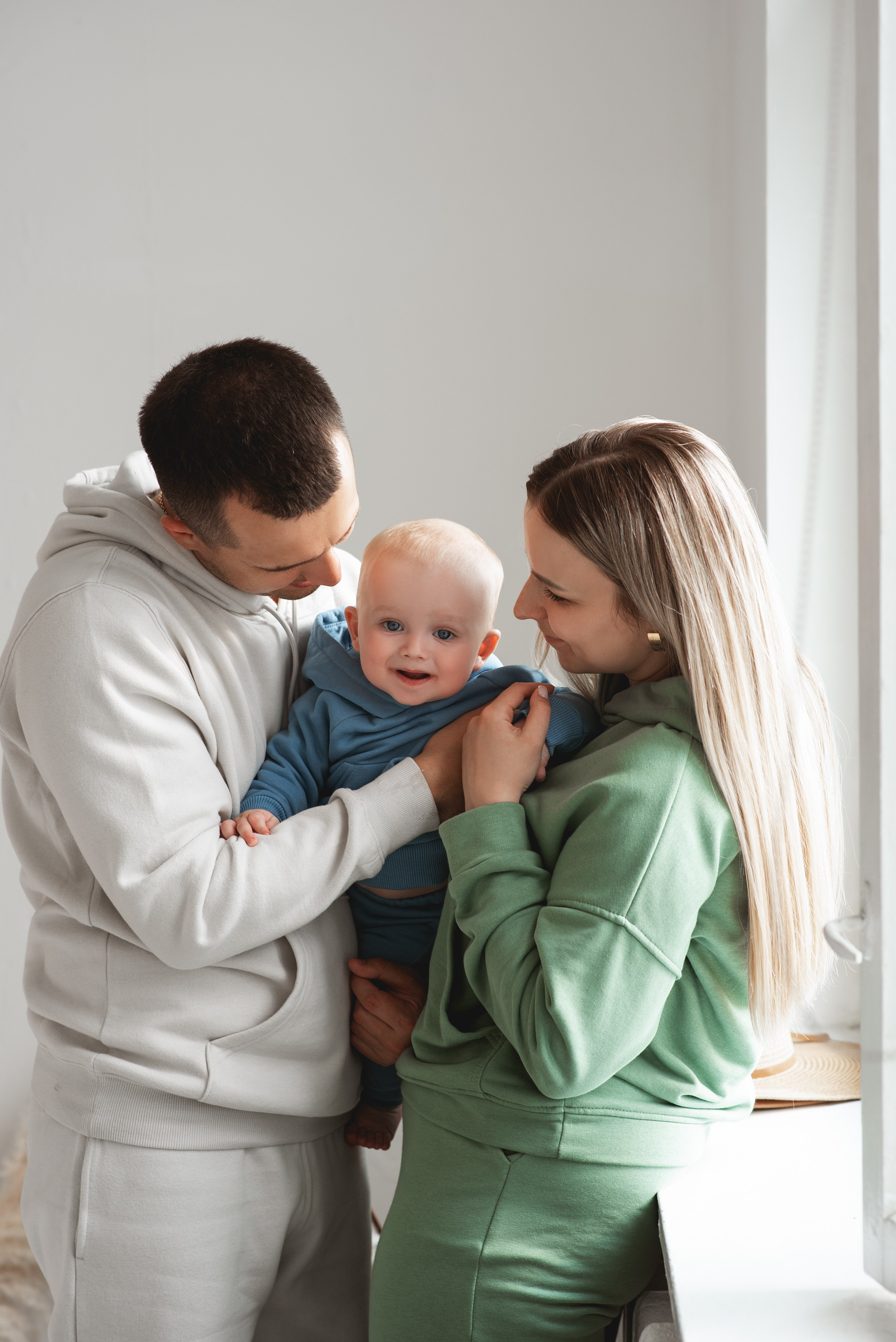 Семейная фотосессия Полина Игорь Богдан. Семейный фотограф в Южно-Сахалинске Анастасия Лимарева
