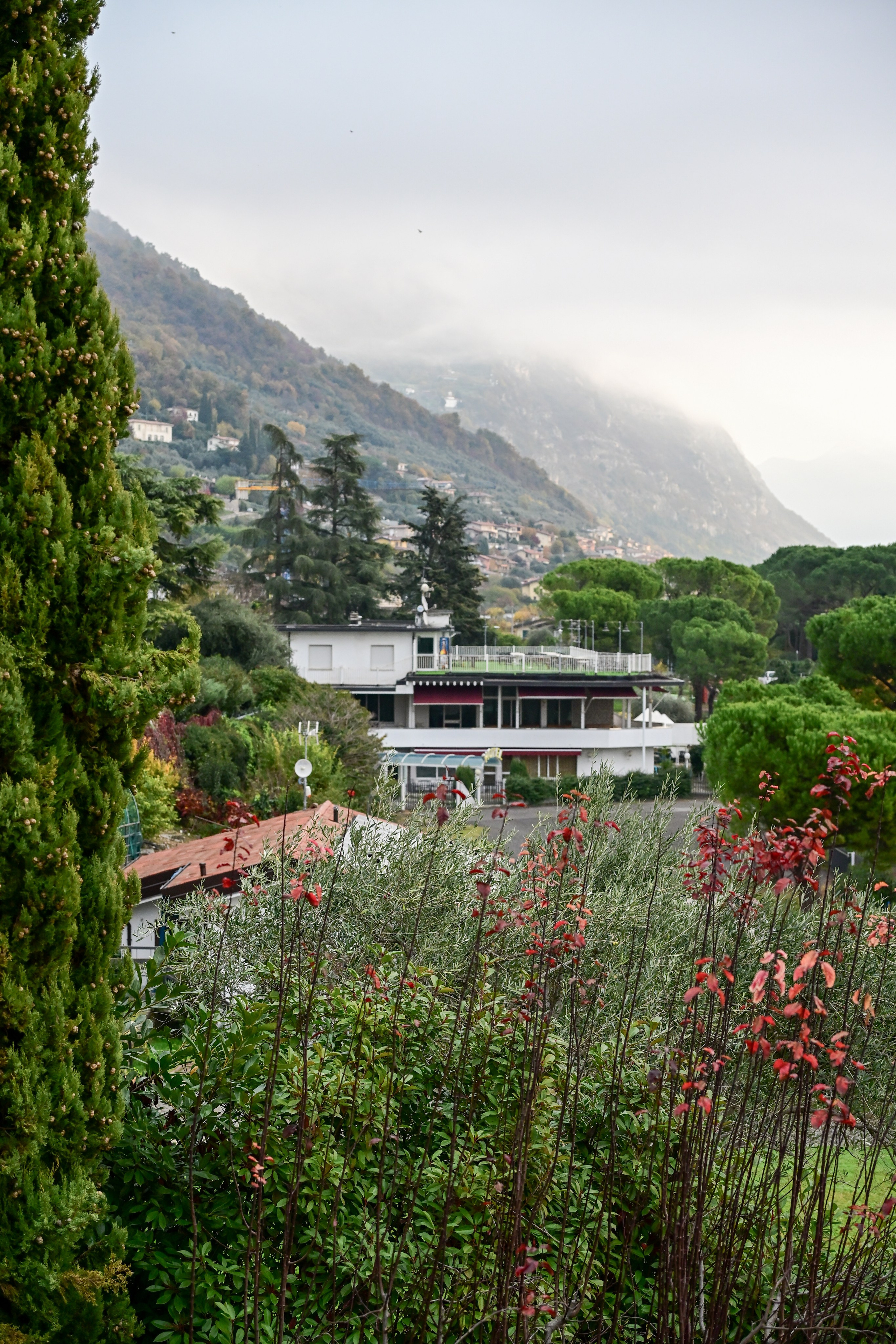 Lago d'iseo and hotel. Фотограф Минск