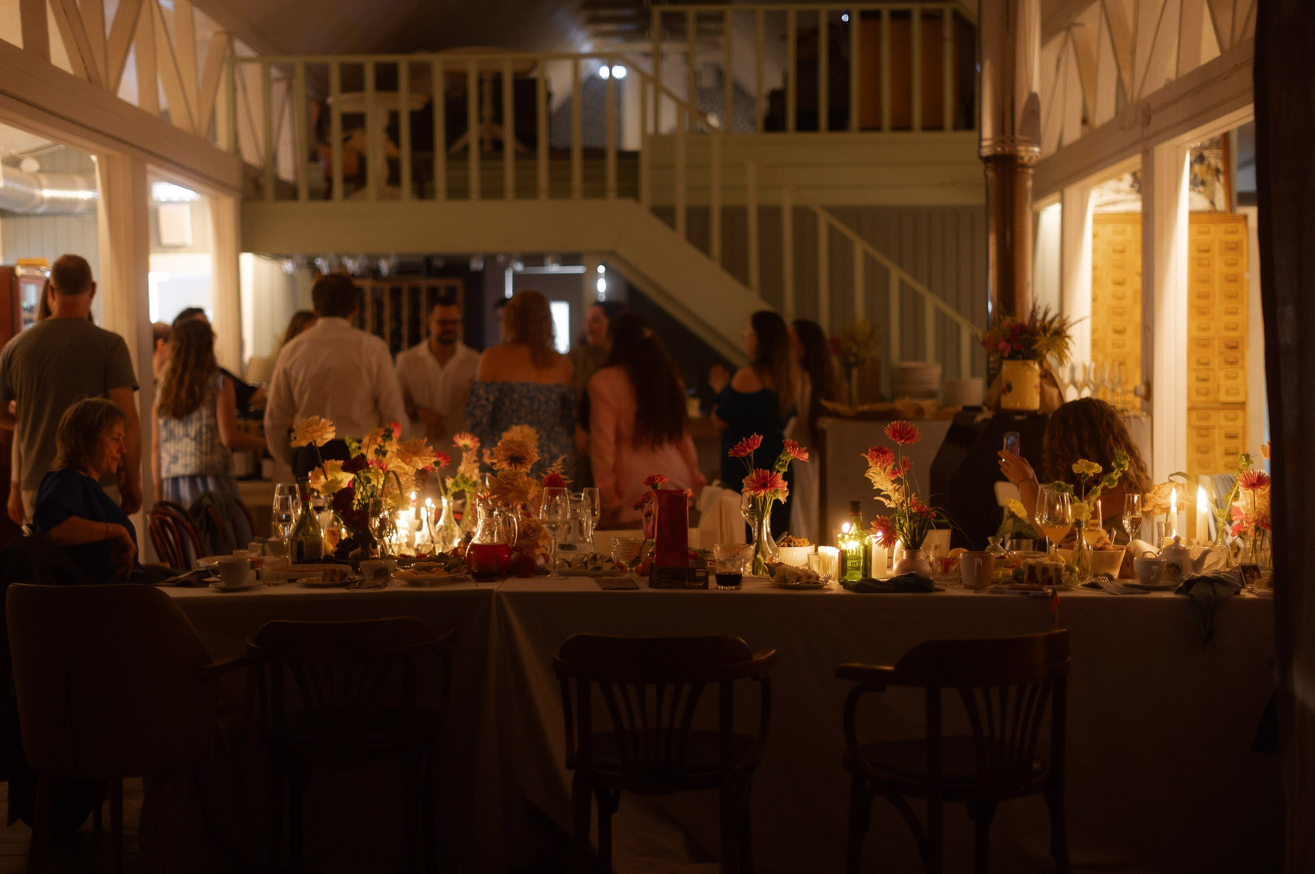 Зеленая тропа, уютная свадьба под дождем. Афина Ефимова. Свадебный фотограф Москва