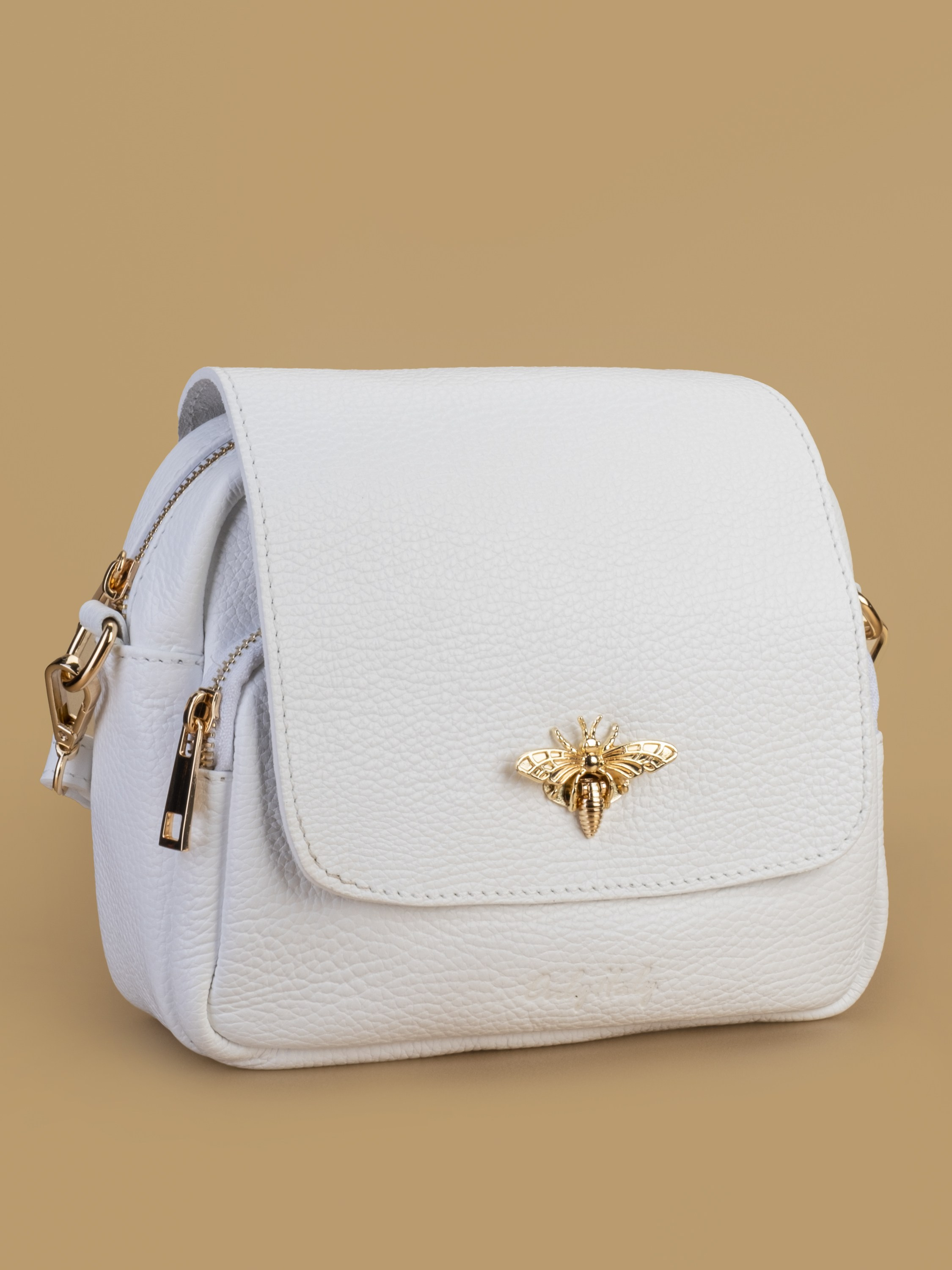 Предметная съёмка сумок для маркетплейсов. Предметный фотограф в Симферополе Антон Катунин