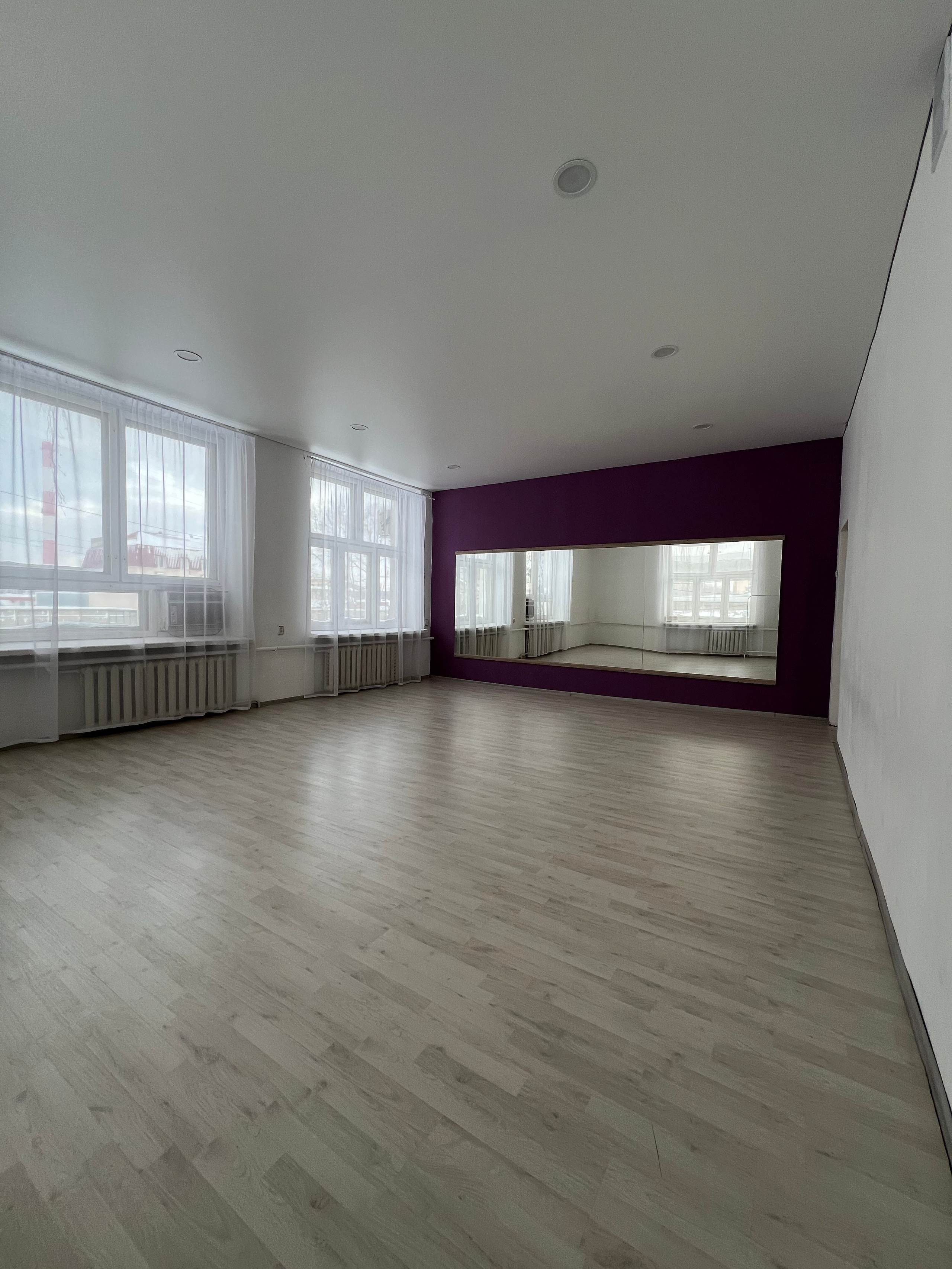 Зал сиреневый. Выпускные альбомы Нефтекамск