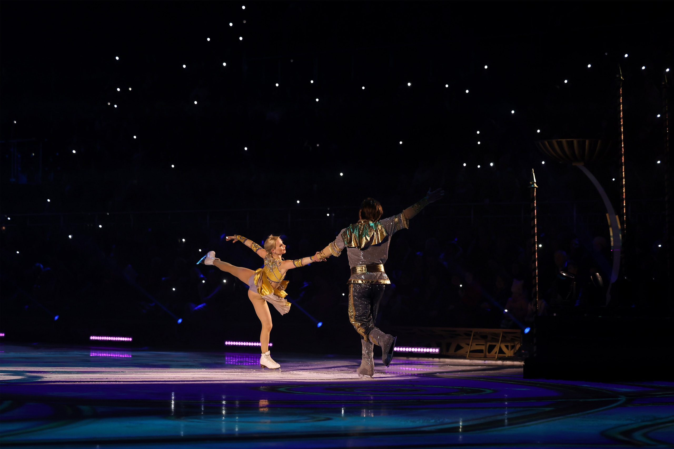 «История любви Шахеризады» шоу на льду 03.01.2024. Спортивный и репортажный фотограф Антон Тереханов