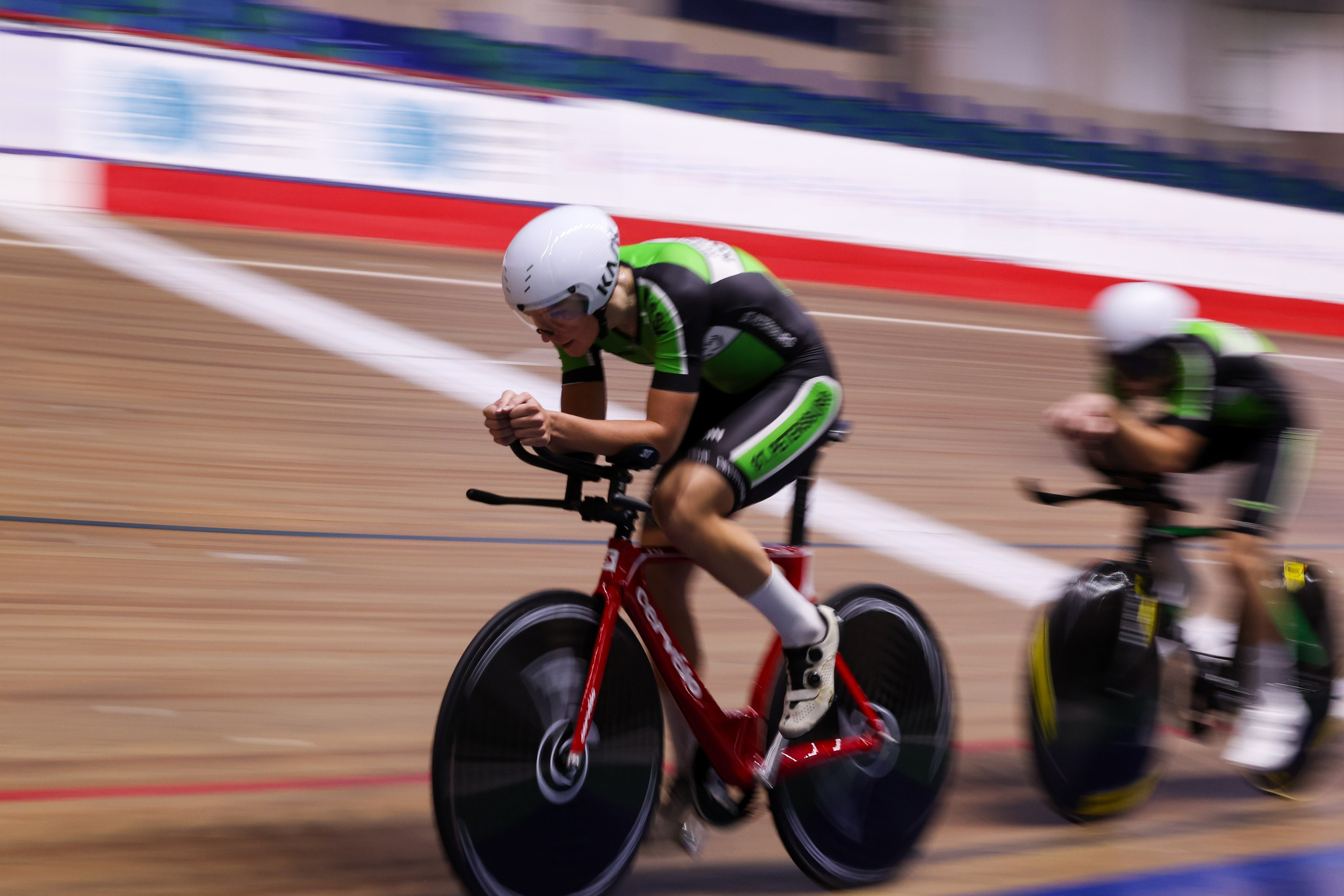 Первенство России по велосипедному спорту «трек» 16.10.2025. Спортивный и репортажный фотограф Антон Тереханов
