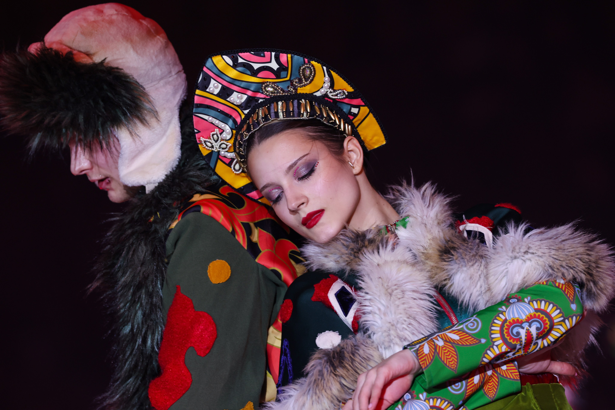 «Вечера на хуторе» ледовое шоу 25.12.2025. Спортивный и репортажный фотограф Антон Тереханов