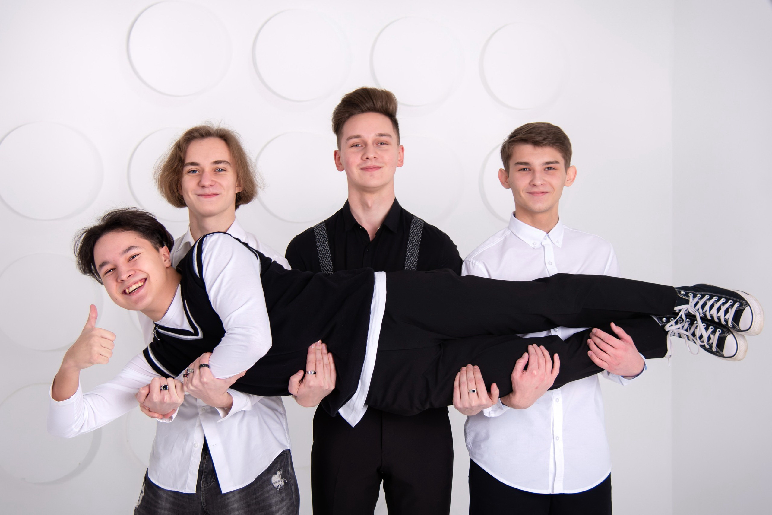 Альбомы для 9 и 11 класса. Создание стильных выпускных альбомов