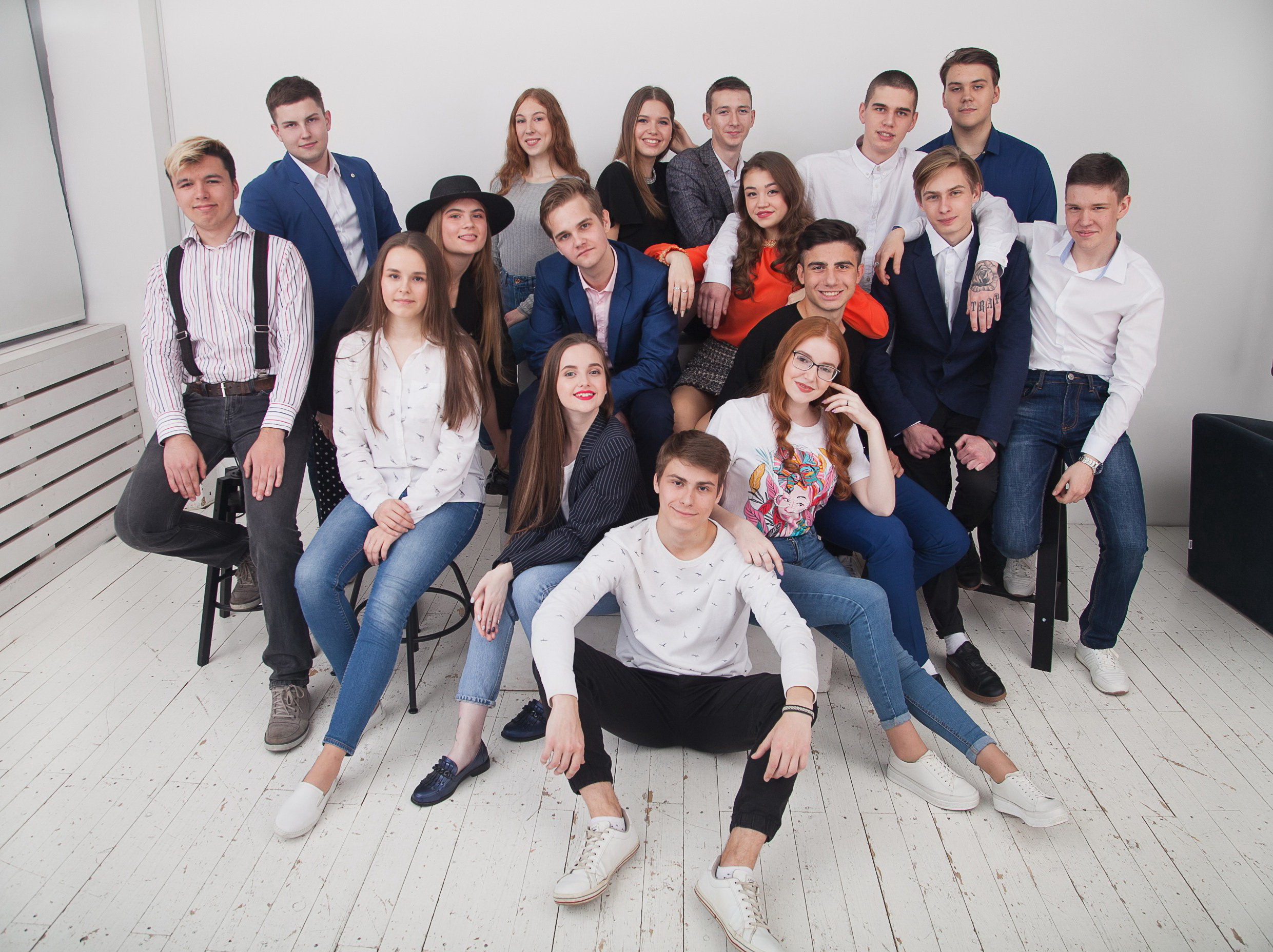 Альбомы для 9 и 11 класса. Создание стильных выпускных альбомов