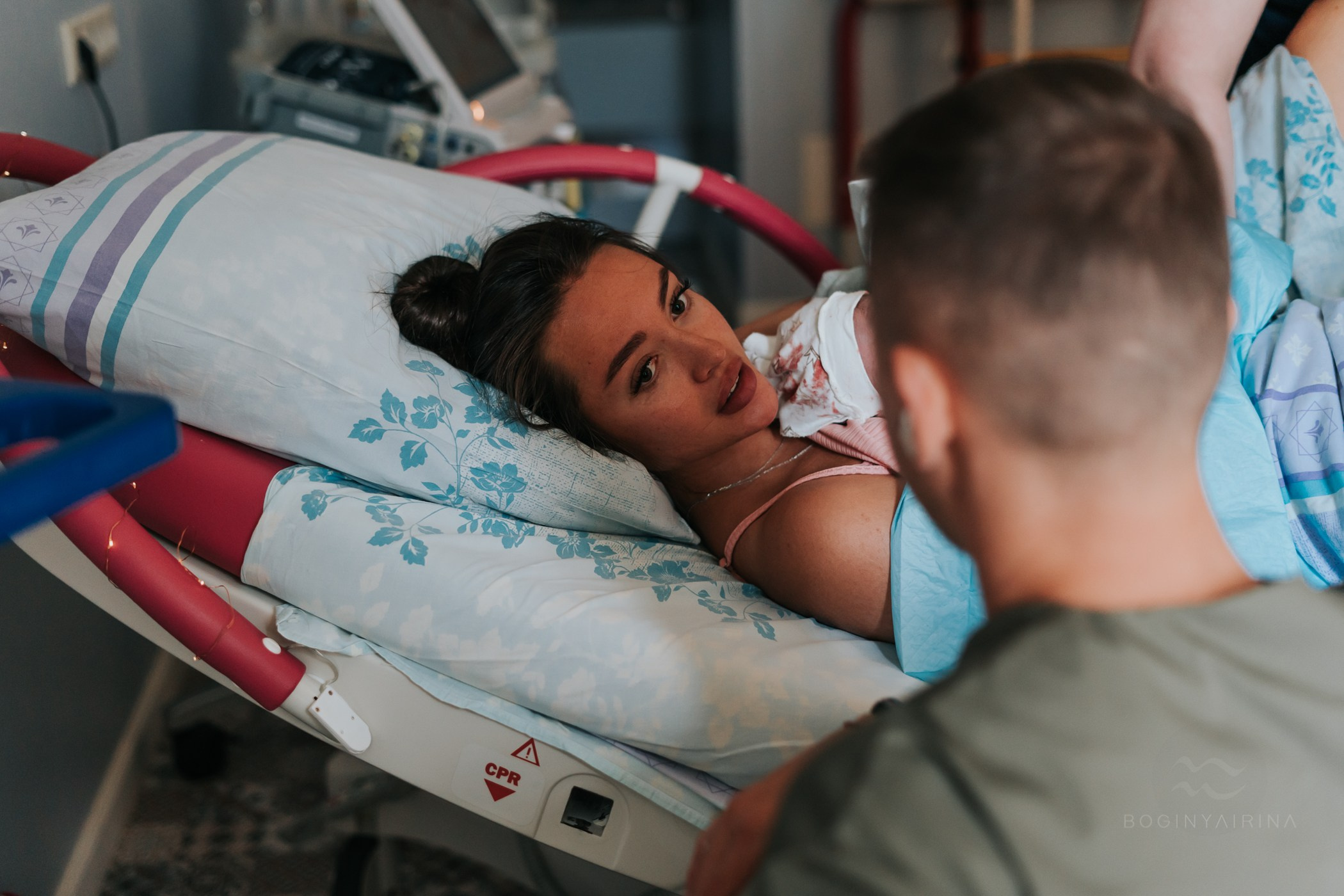 Лучшие кадры естественного мягкого рождения. Фотограф на роды Москва. Фотограф новорожденных Москва