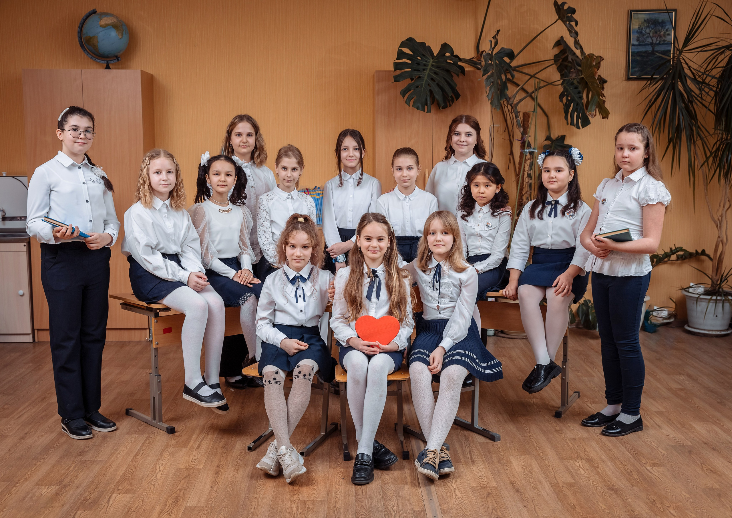 Начальные классы. Выпускные школьные фото­альбомы для школ и детских садов в Волгограде и Волжском