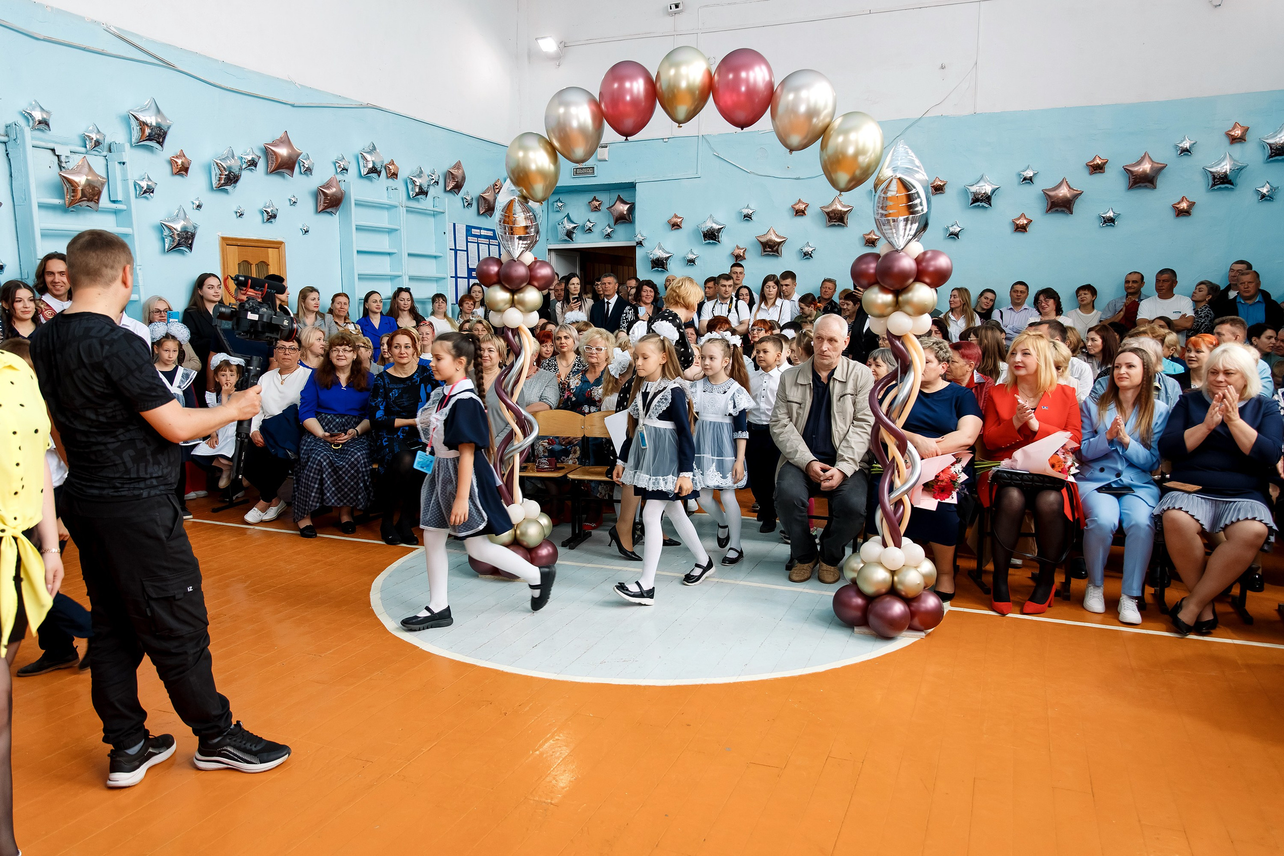 11 класс Последний звонок. Фотограф Любовь Корниенко, Примоский край