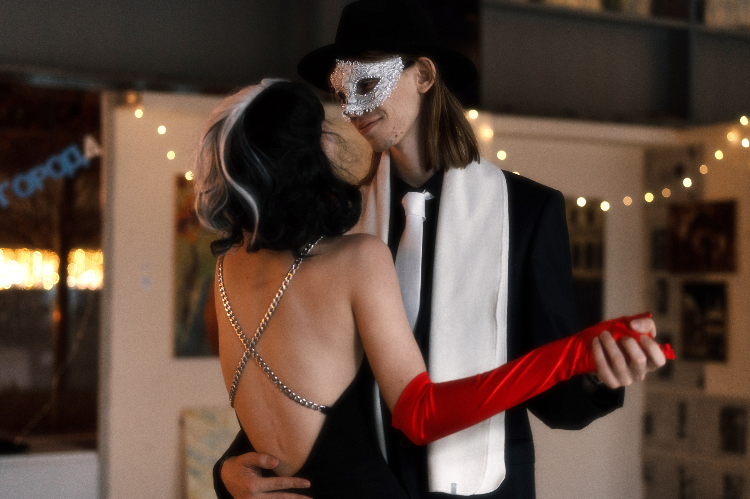 Поэтический клуб «Птицы». Краснодарский дом Книги. Профессиональная фотосессия в Краснодаре | Фотограф Денис Труфанов