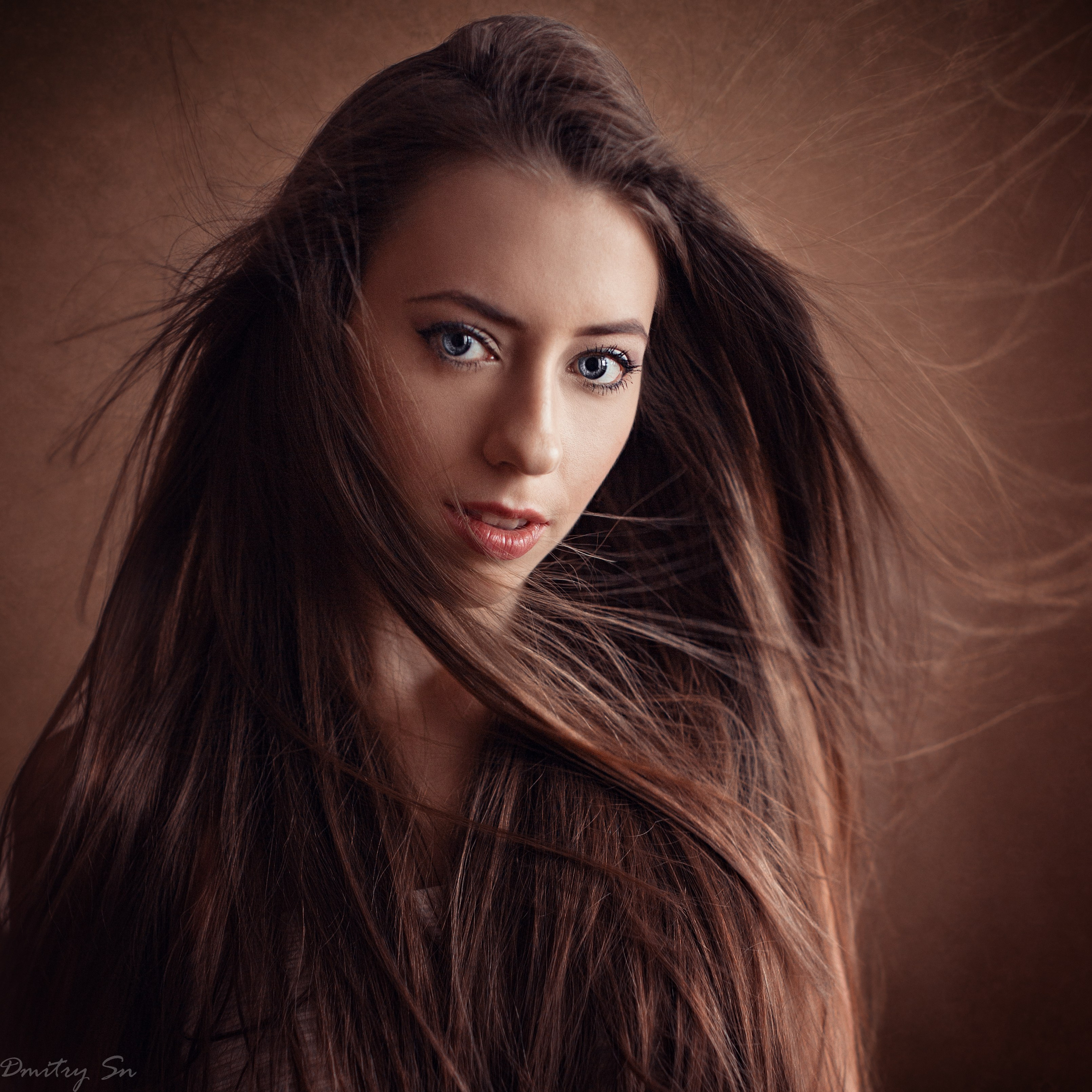 Портреты у окна с Викторией для «себя»