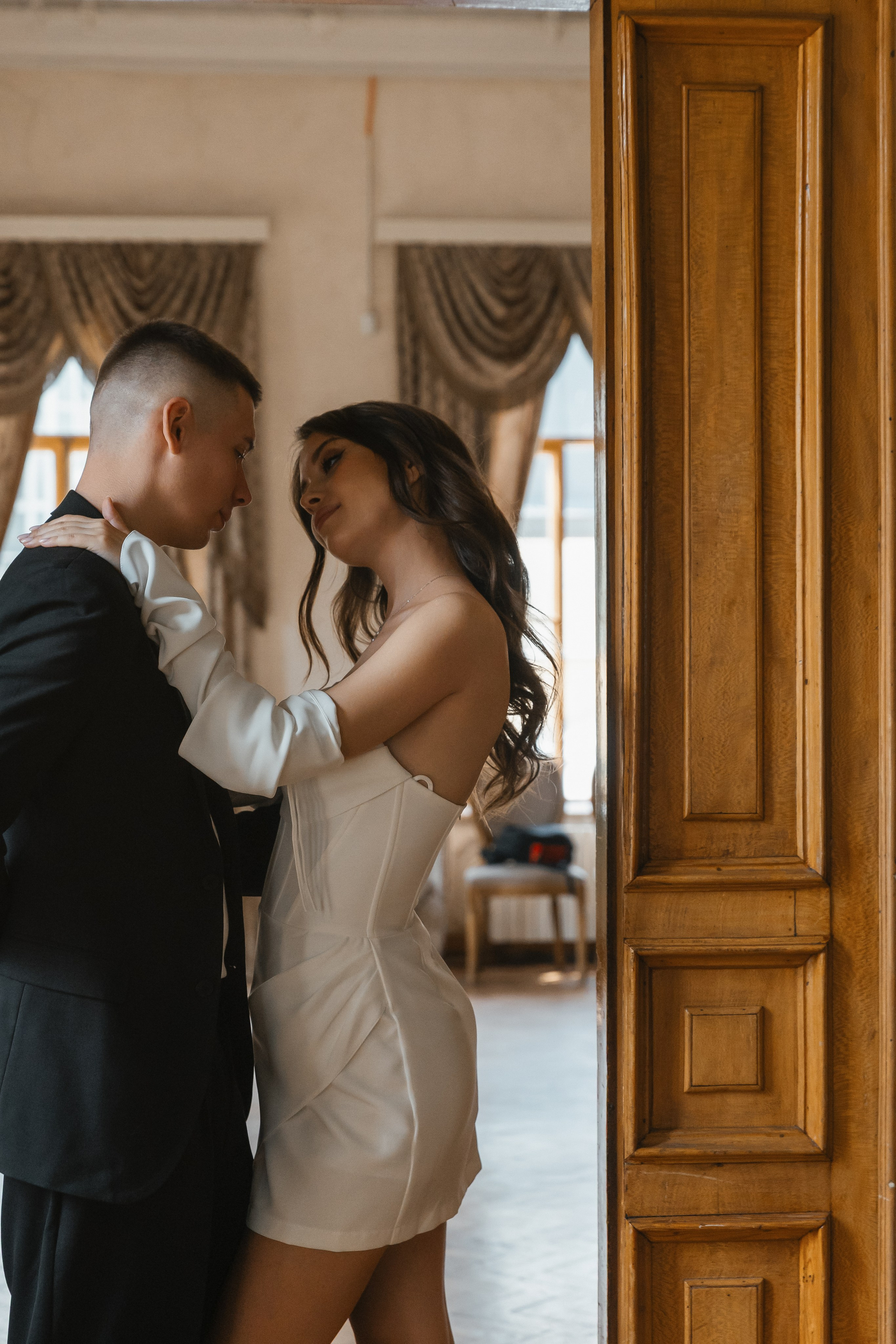 Свадебная фотосессия в Библиотеке-читальне им. А. С. Пушкина. Фотограф и видеограф Анна Домашенко