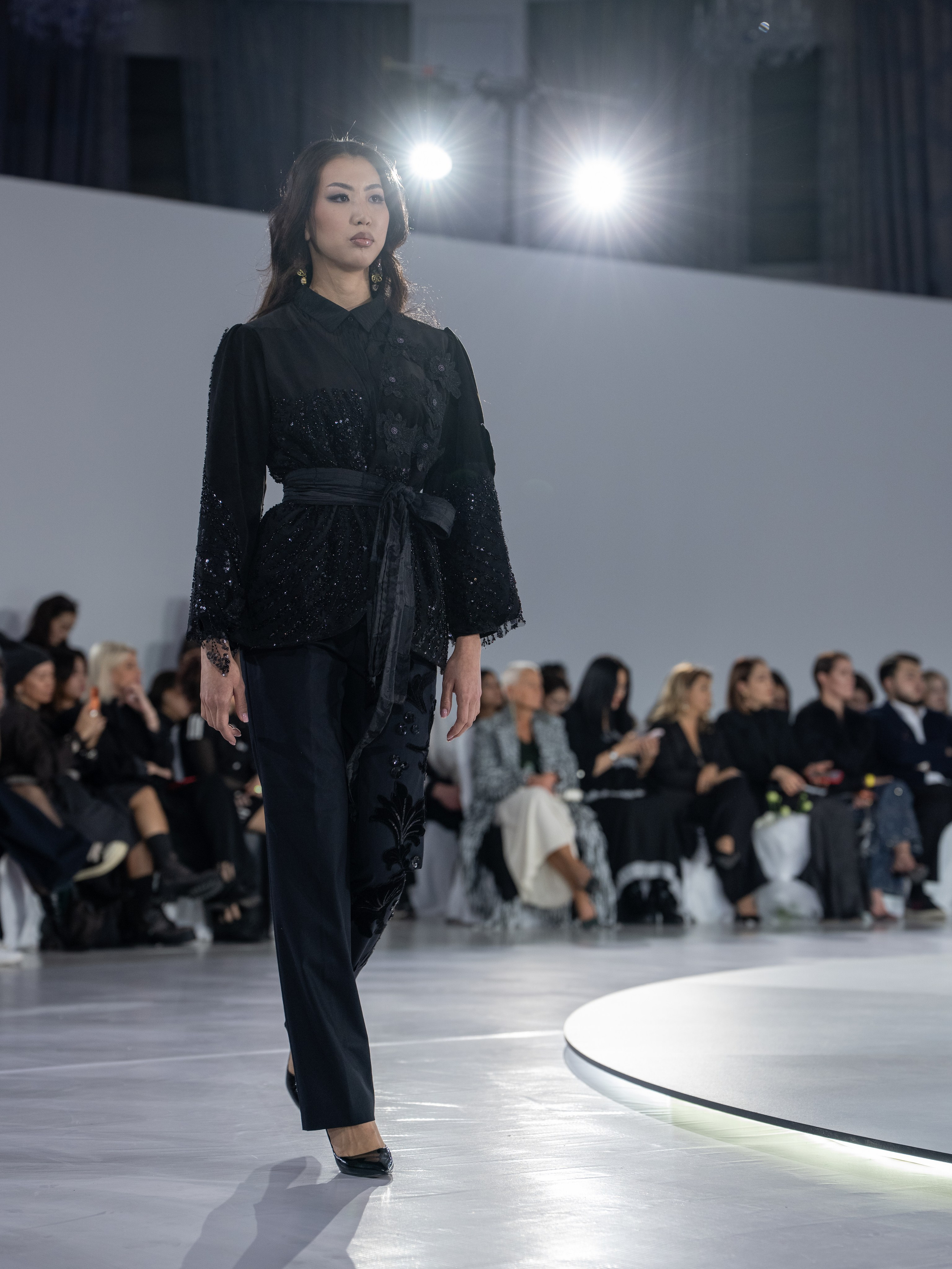 Дизайнер Kharchi. Сайт Алматинского НЮ АРТ, будуар и фэшн фотографа Дениса Карпенко