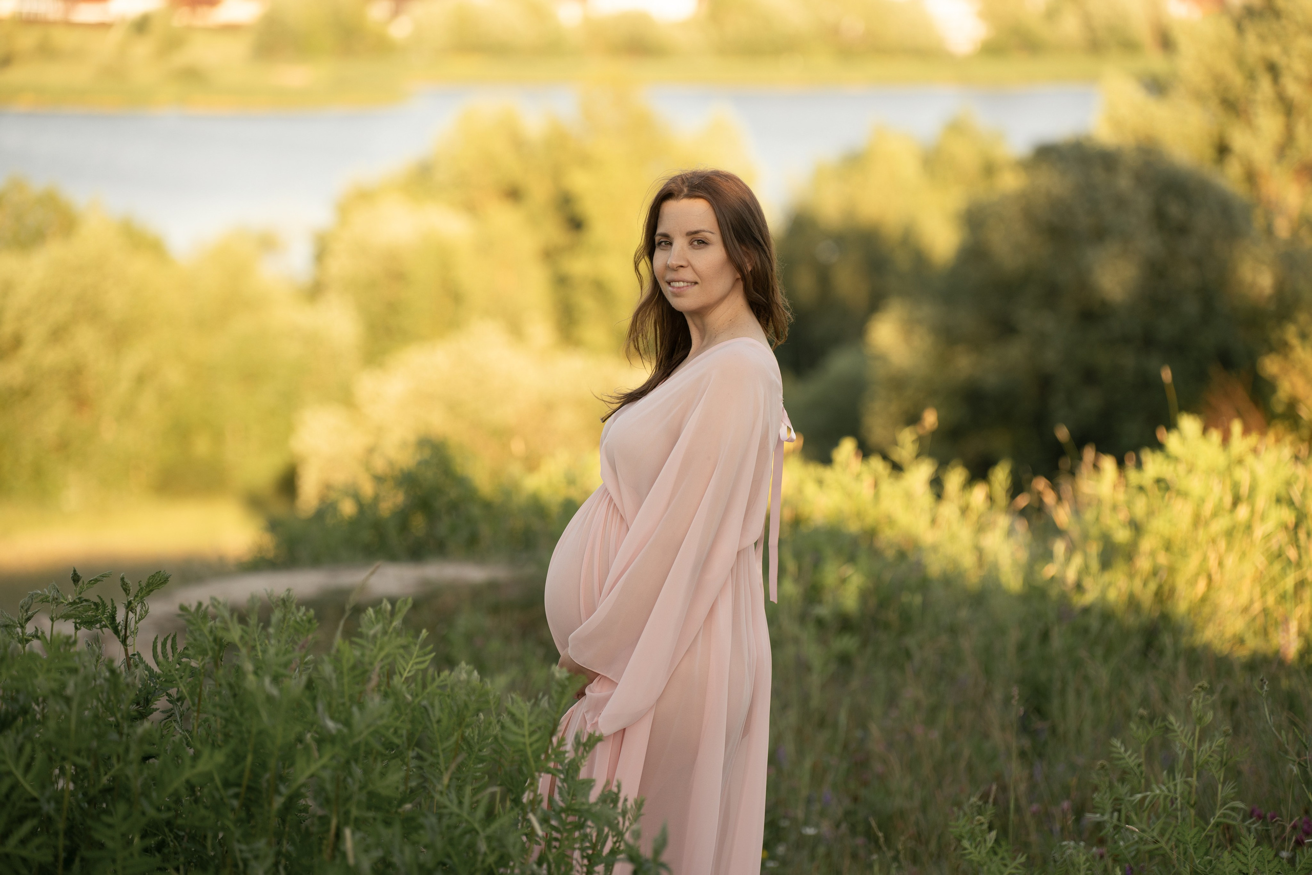 Фотосессия беременности у старинного особняка