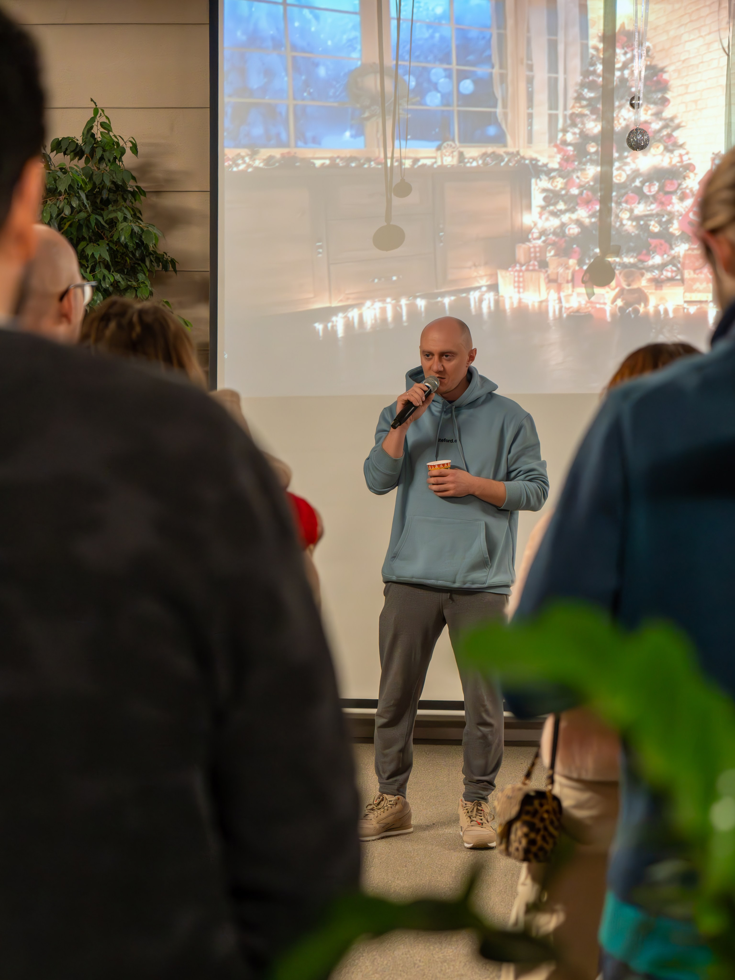 Предновогодняя встреча в пространстве Steford Hub. Репортажный фотограф в Красной Поляне и Сочи Павлюченко Екатерина