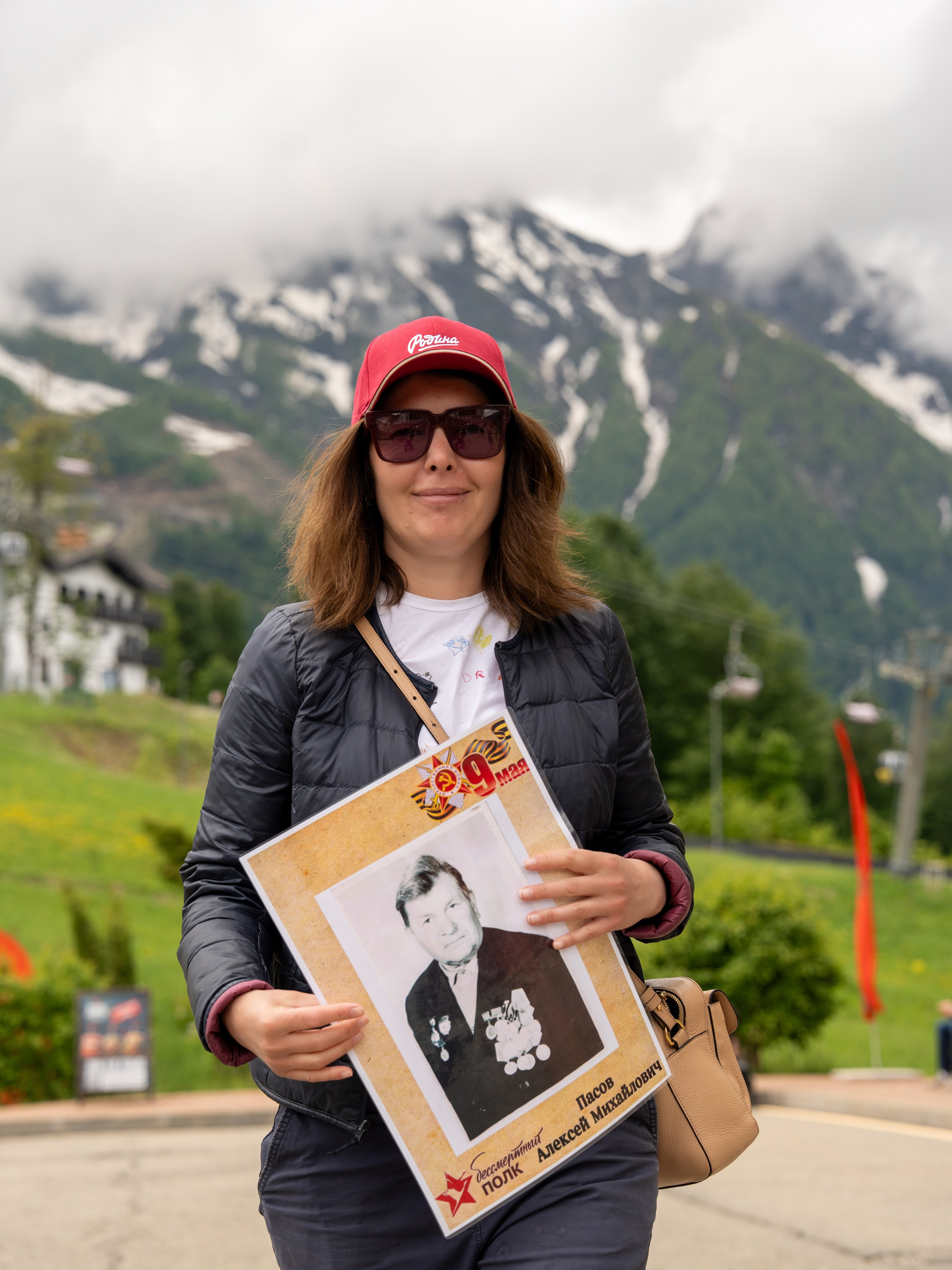 Шествие бессмертного полка 9 мая 2024 Rosa Springs. Репортажный фотограф в Красной Поляне и Сочи Павлюченко Екатерина